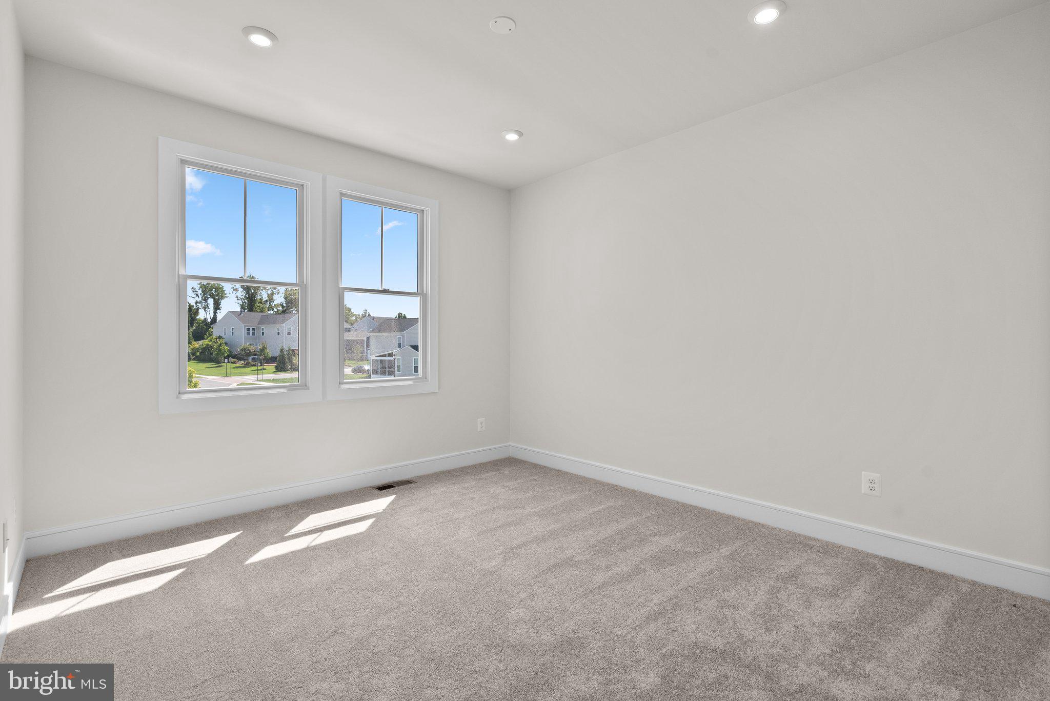 MEADOWBROOK - Residential