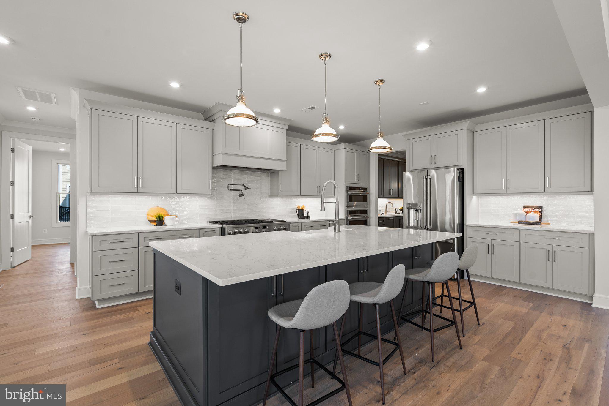 MEADOWBROOK - Residential