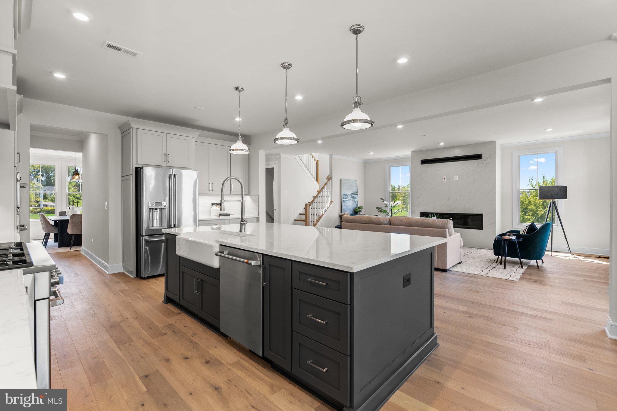 MEADOWBROOK - Residential