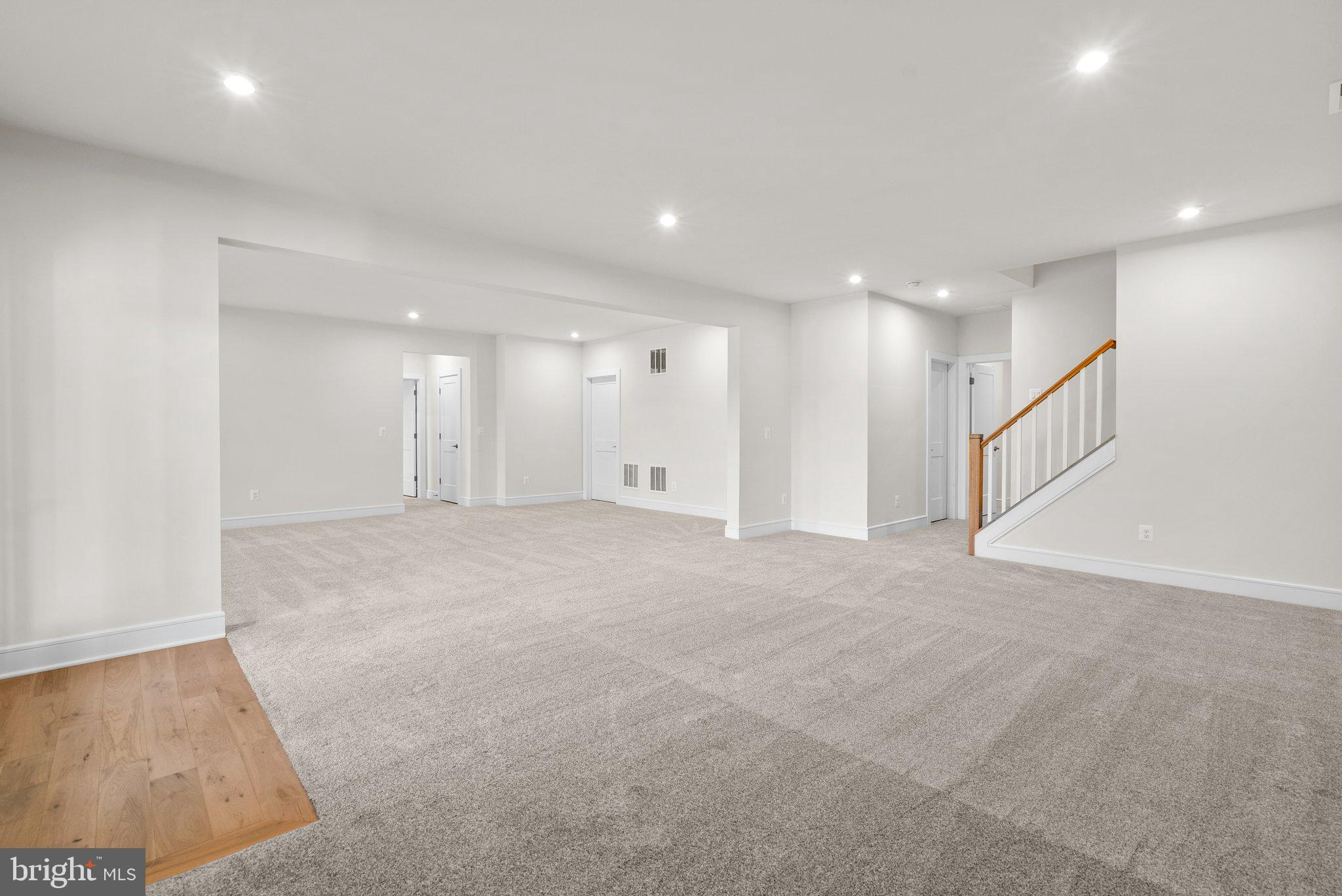 MEADOWBROOK - Residential