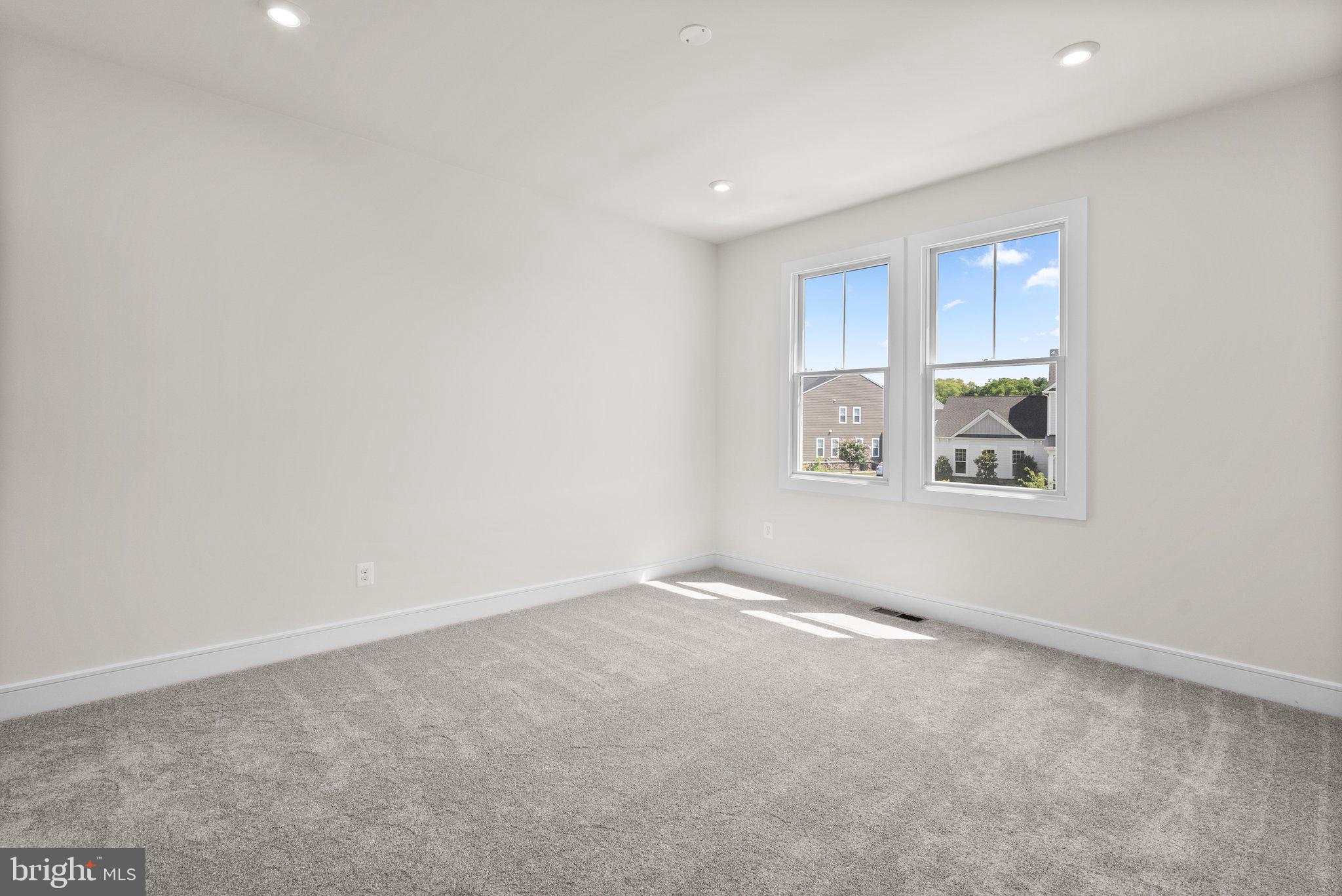 MEADOWBROOK - Residential