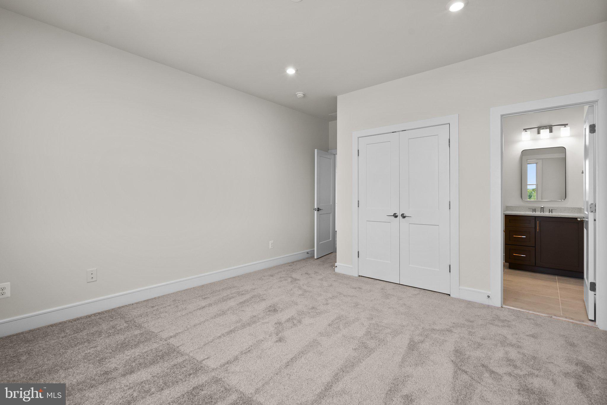 MEADOWBROOK - Residential