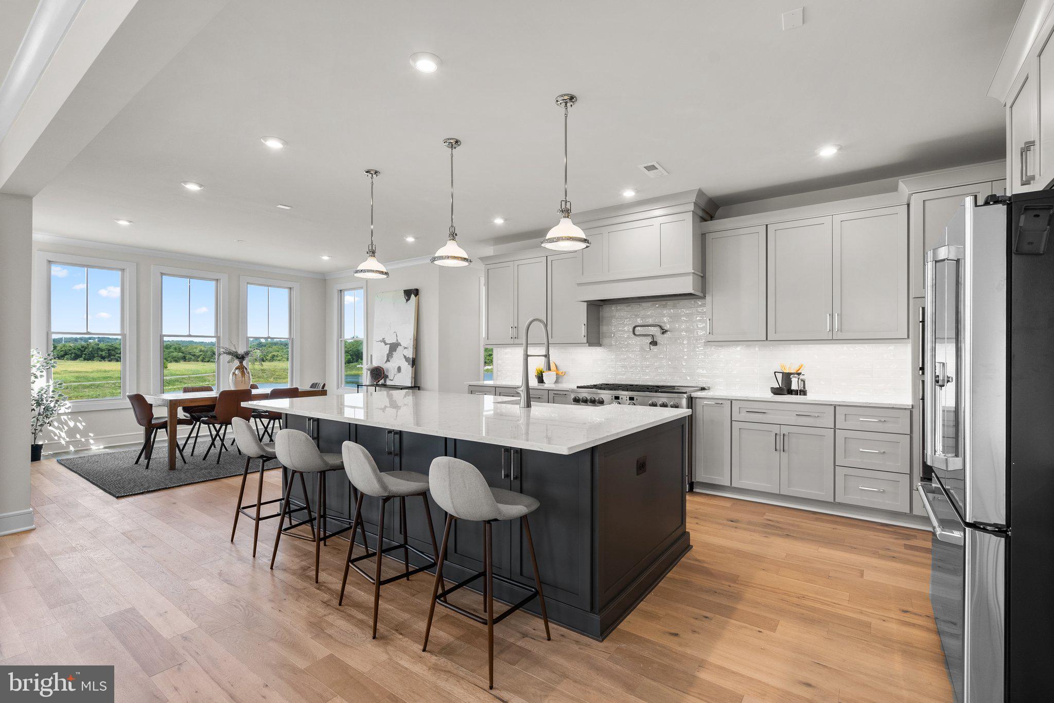 MEADOWBROOK - Residential