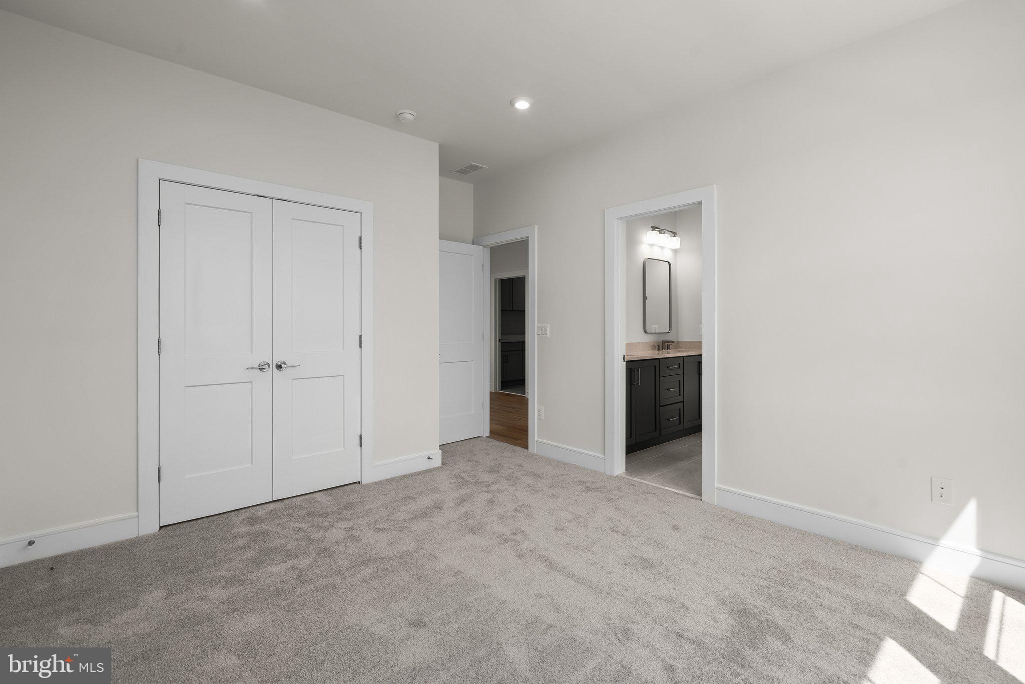 MEADOWBROOK - Residential