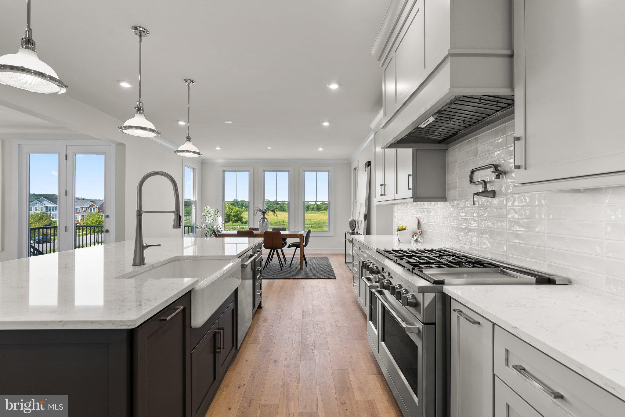 MEADOWBROOK - Residential