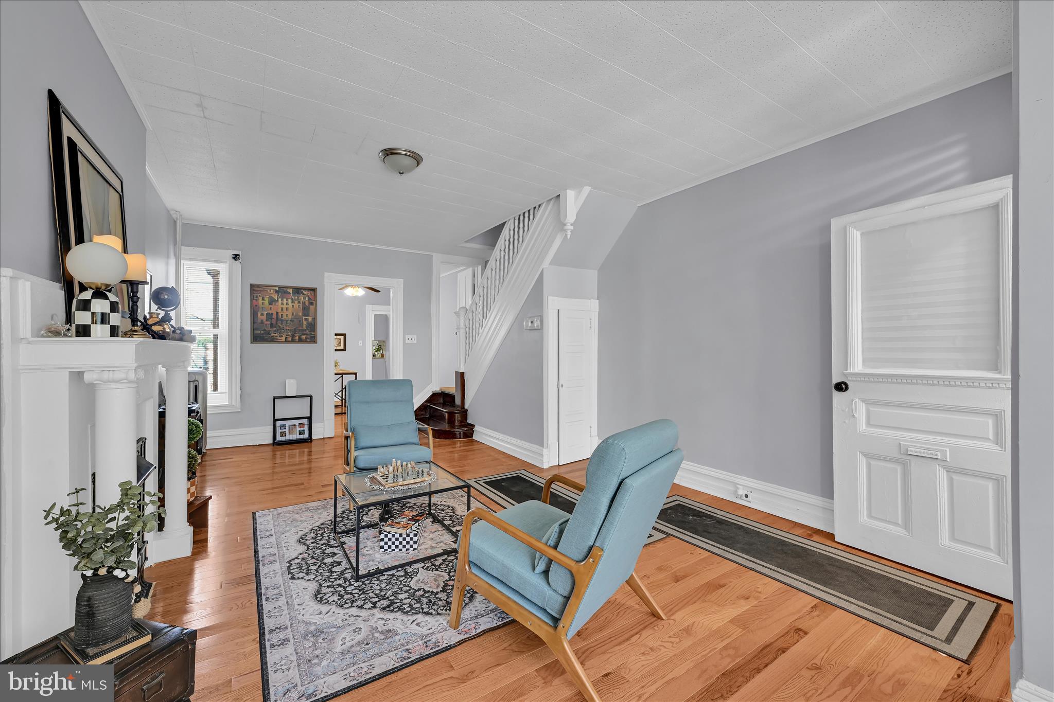 212 W GREENWICH STREET
