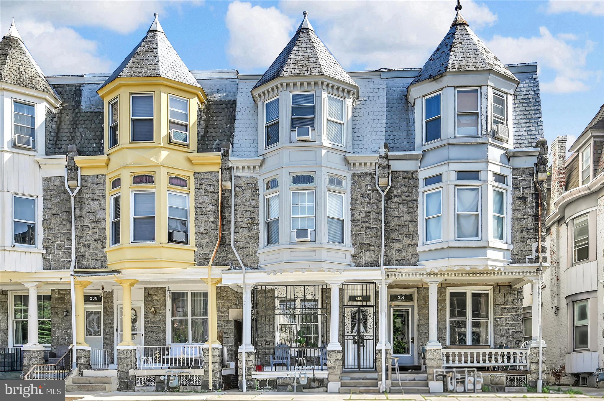 212 W GREENWICH STREET