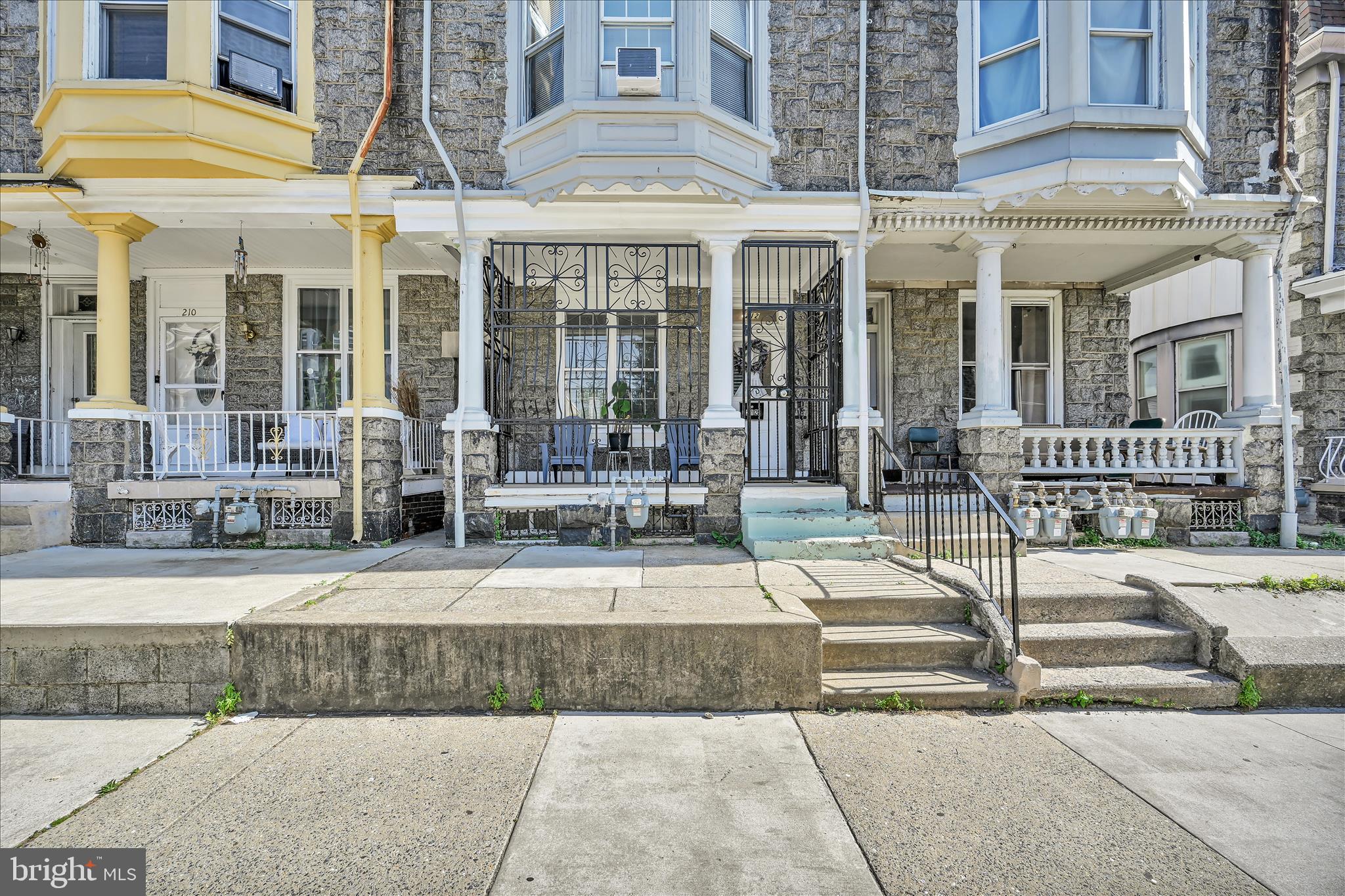 212 W GREENWICH STREET