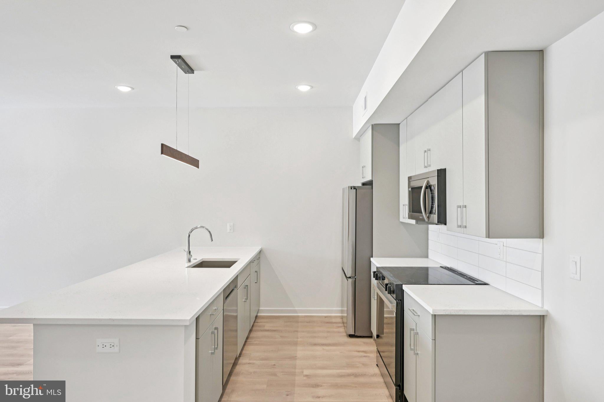 23 ROCK HILL ROAD 507