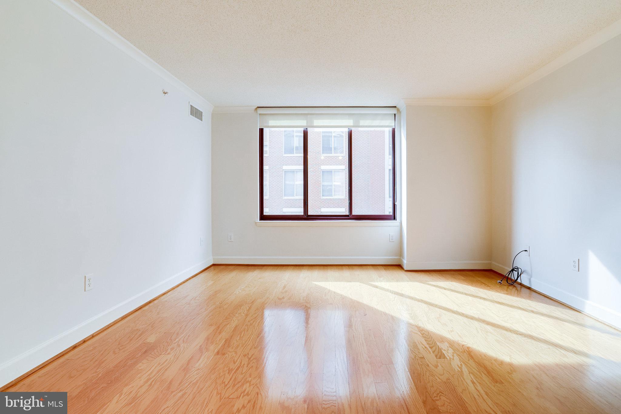 CLARENDON - Residential