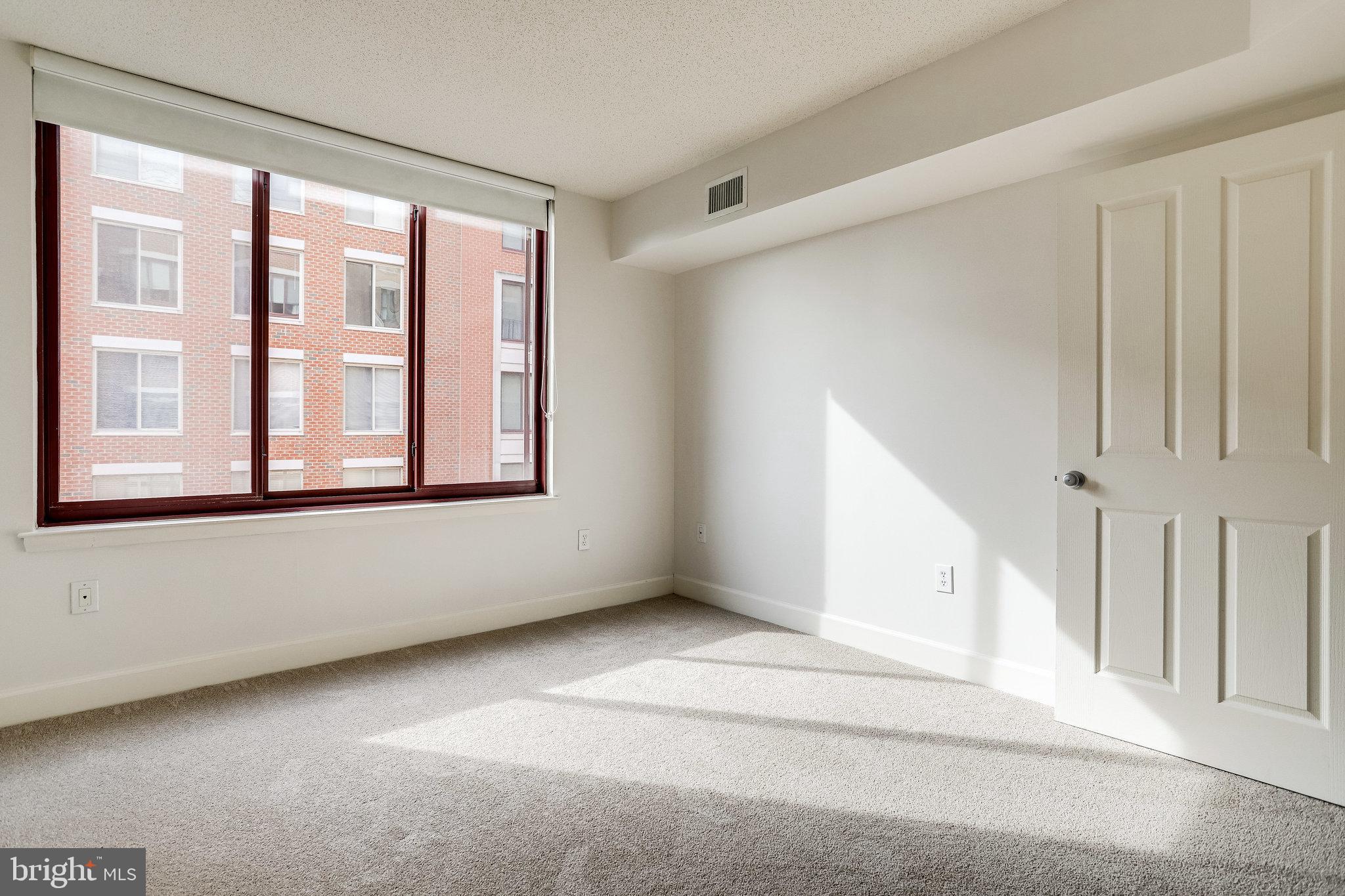 CLARENDON - Residential