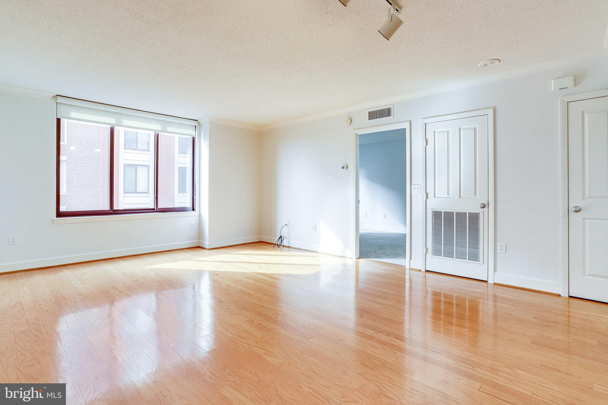 CLARENDON - Residential