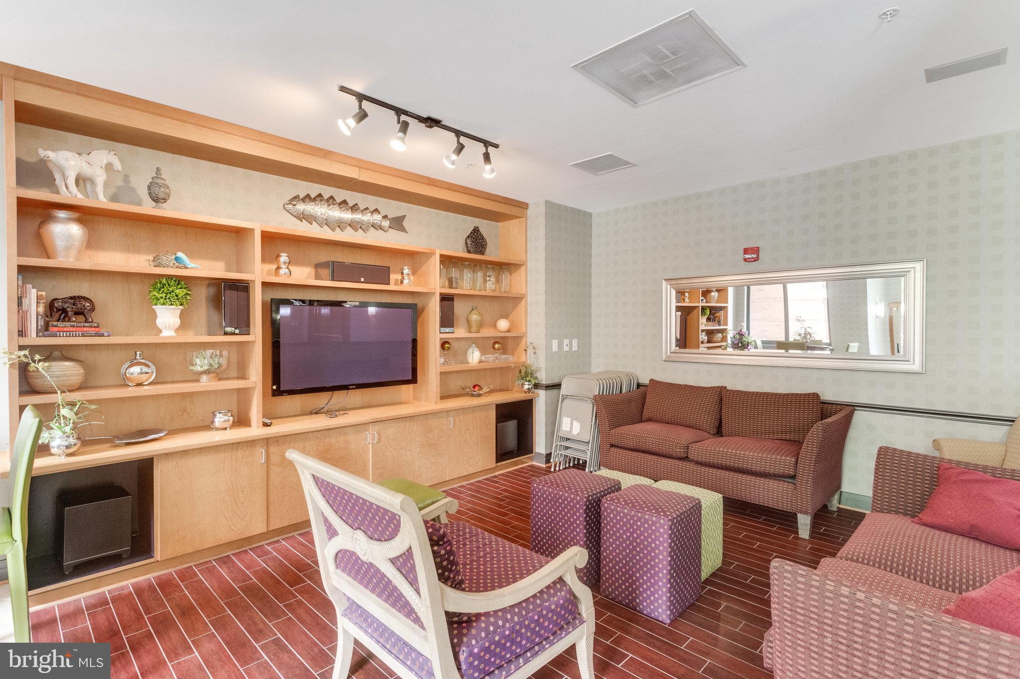 CLARENDON - Residential