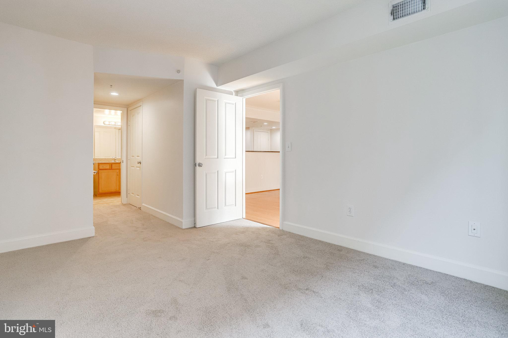 CLARENDON - Residential