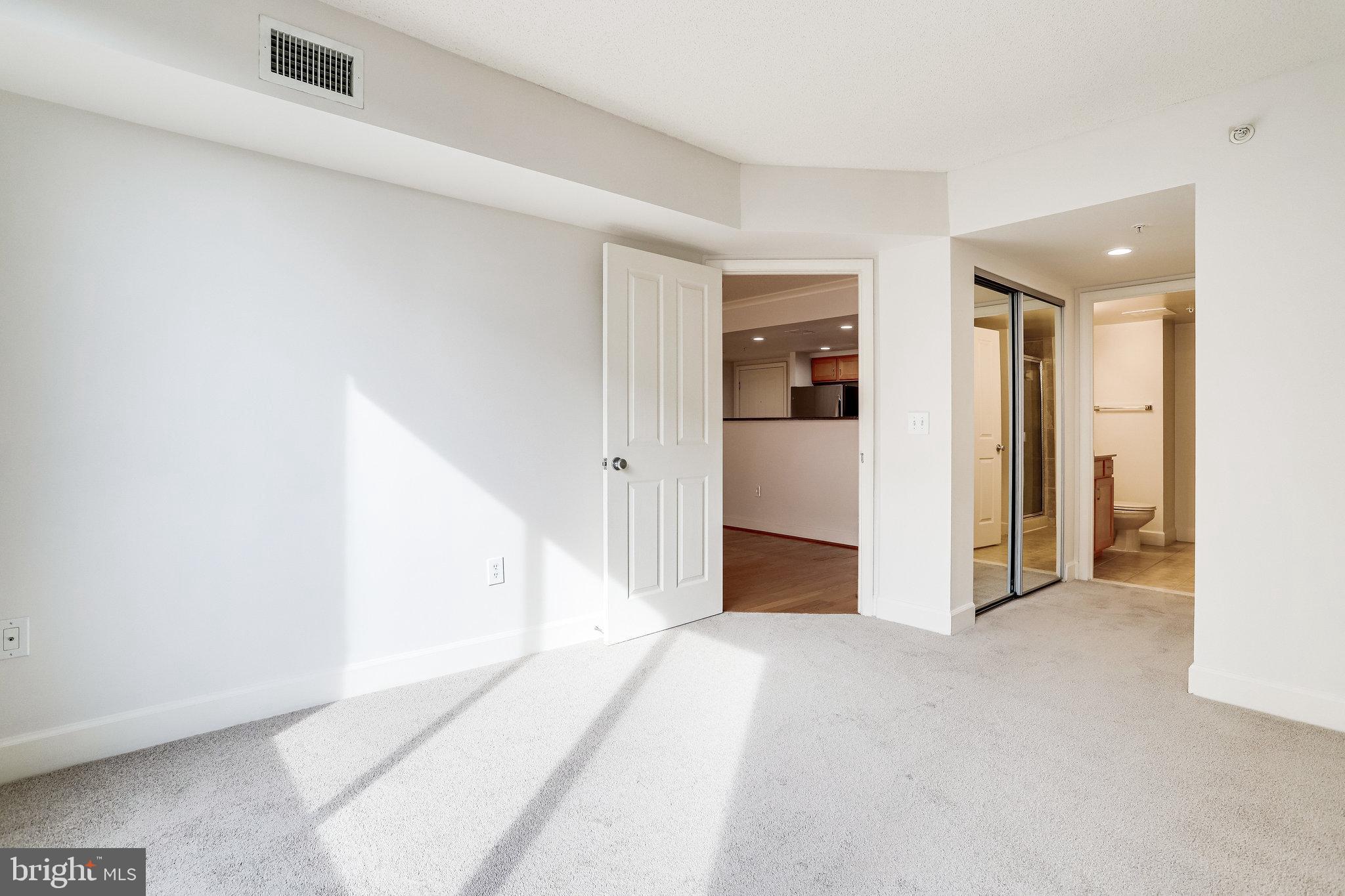 CLARENDON - Residential