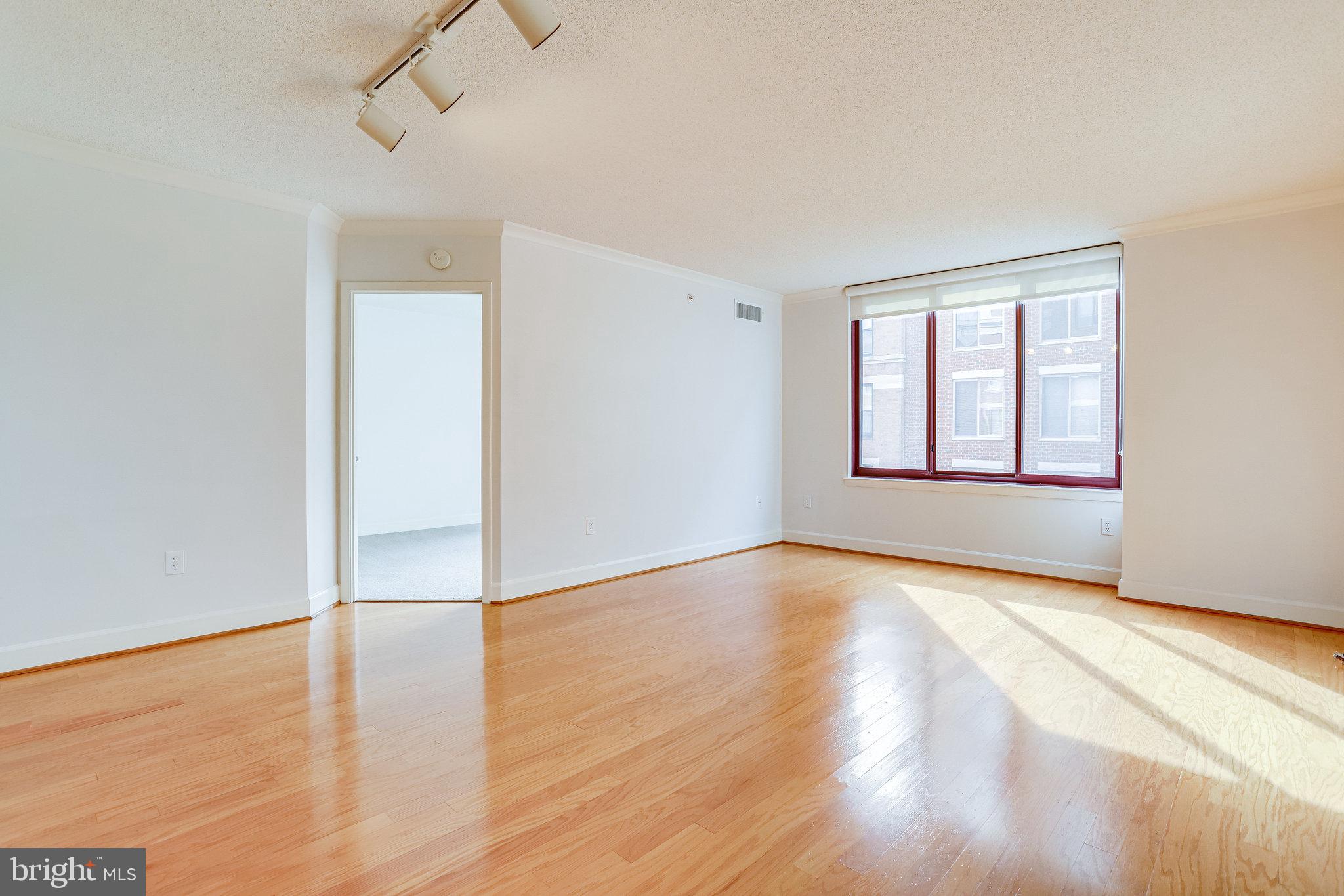 CLARENDON - Residential