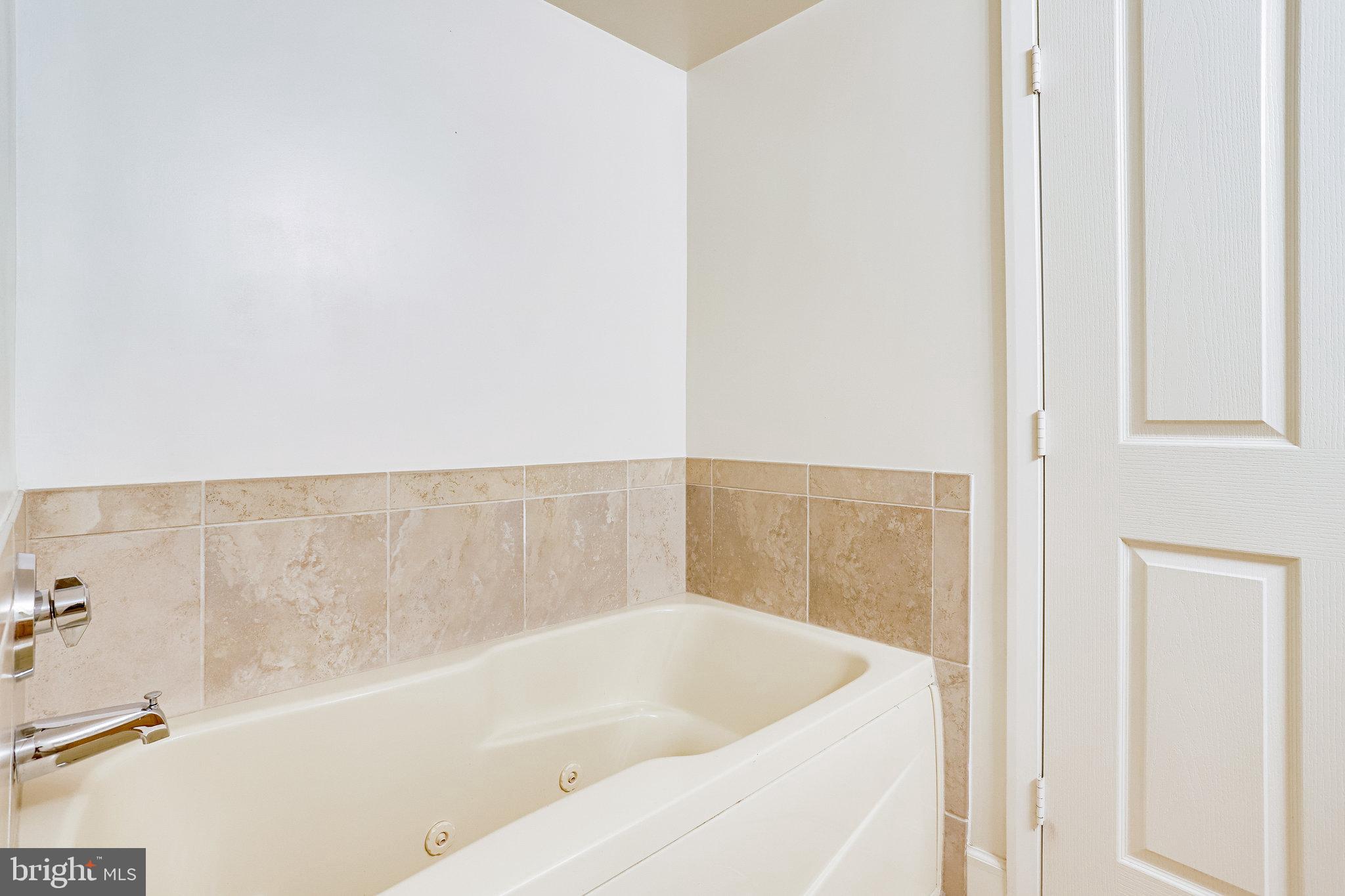 CLARENDON - Residential