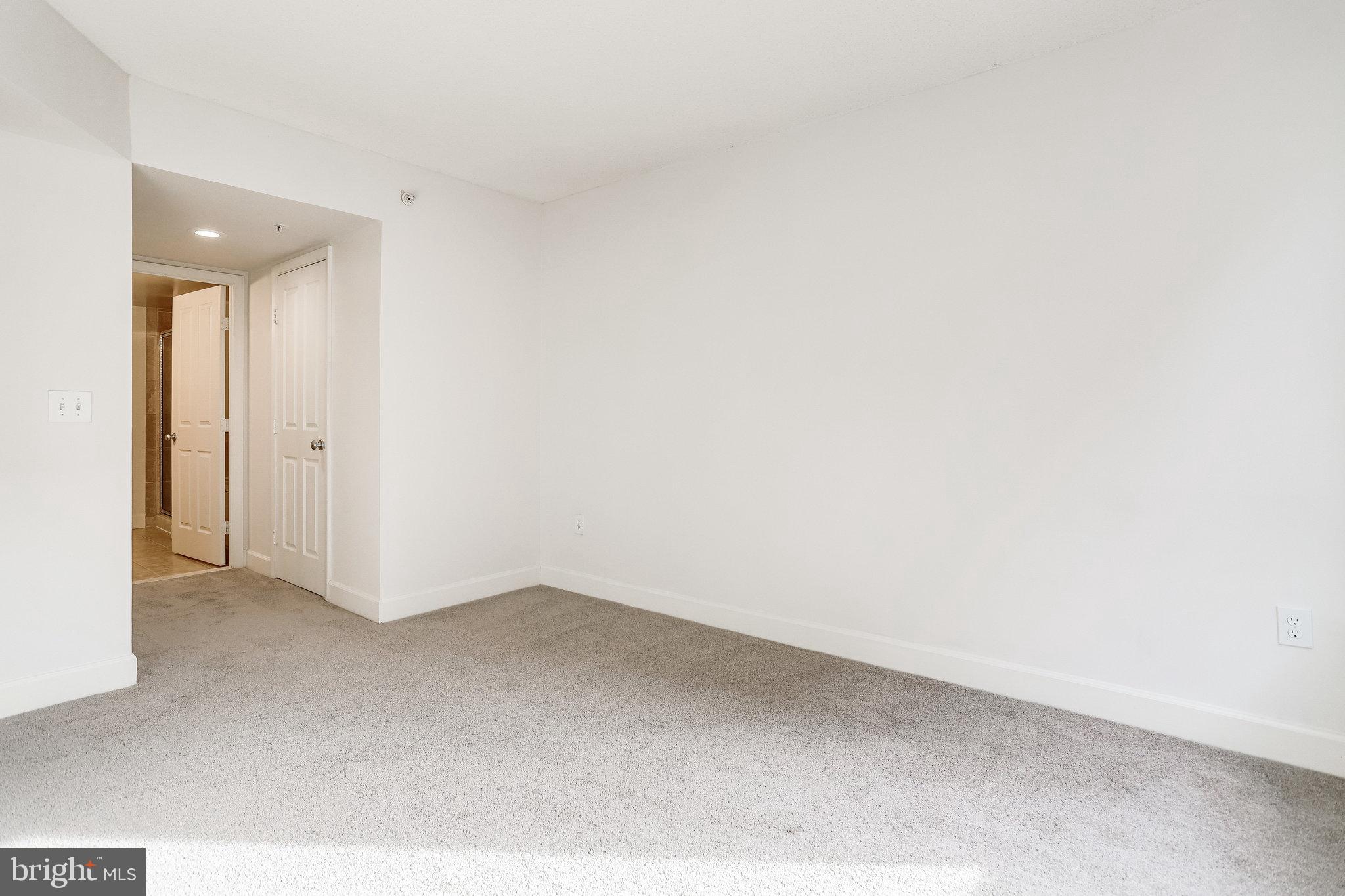 CLARENDON - Residential