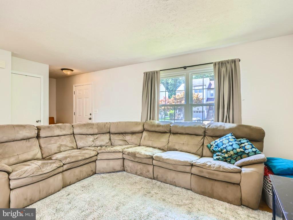 SOUTH HAMPTON - Residential