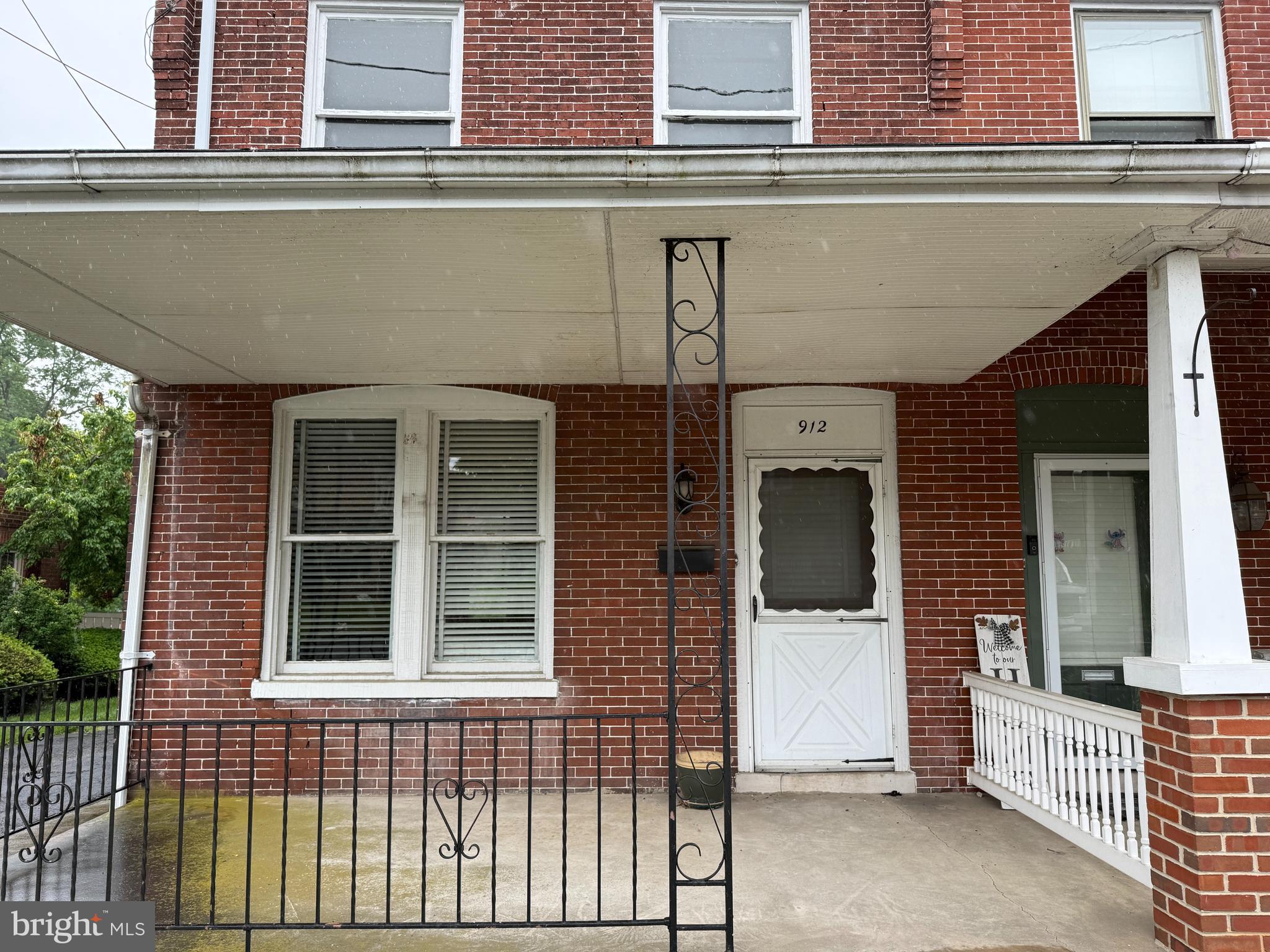 912 LOCUST STREET
