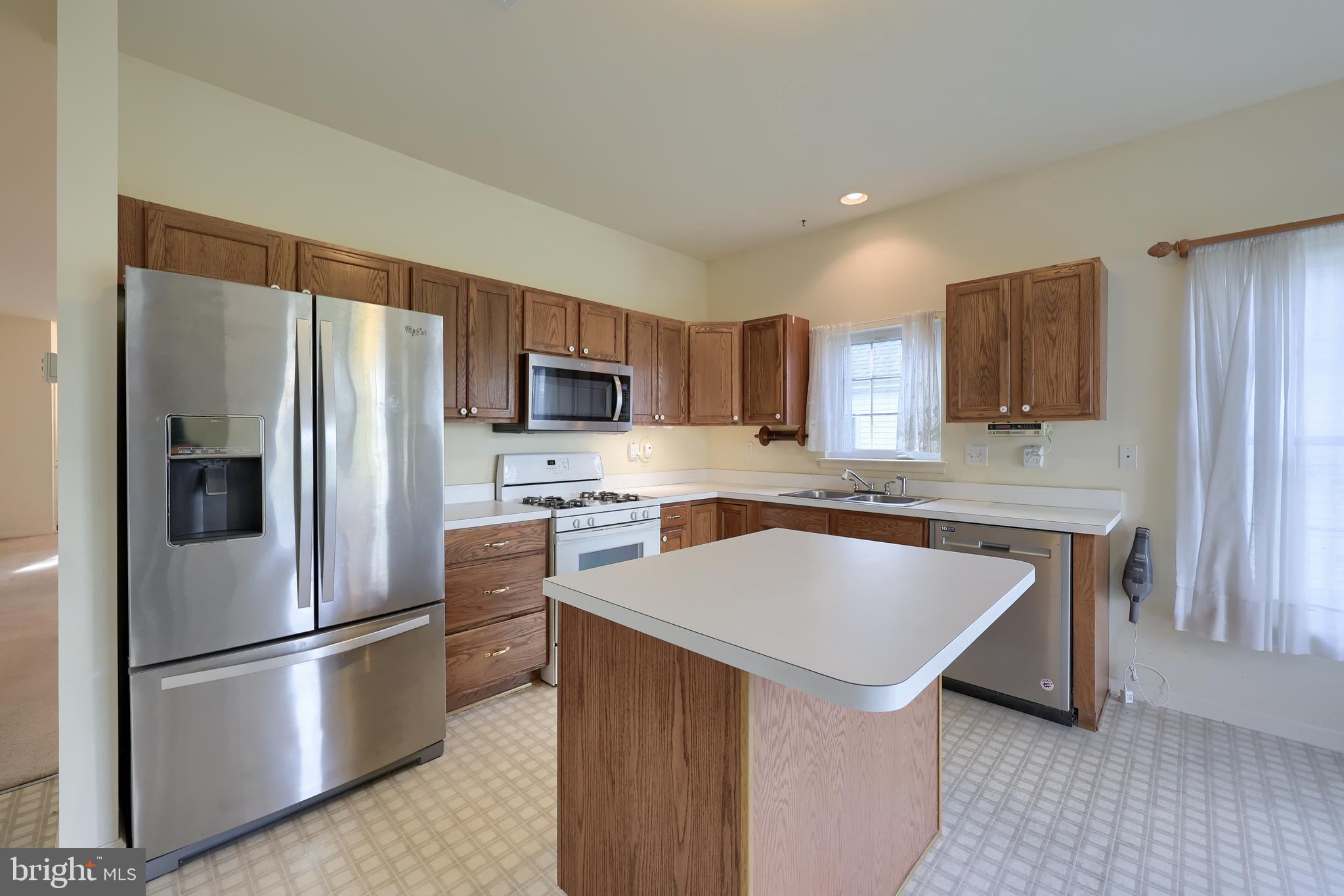 VILLAGE GRANDE - Residential