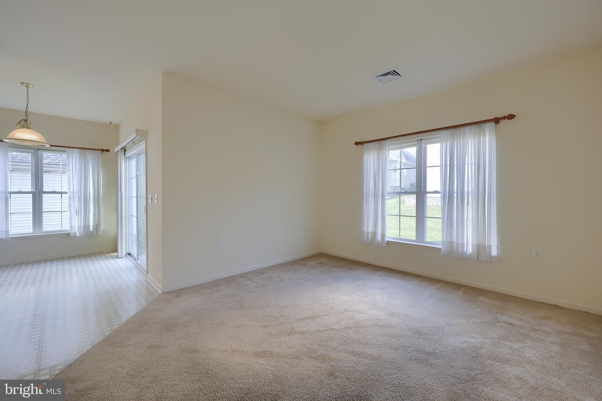 VILLAGE GRANDE - Residential