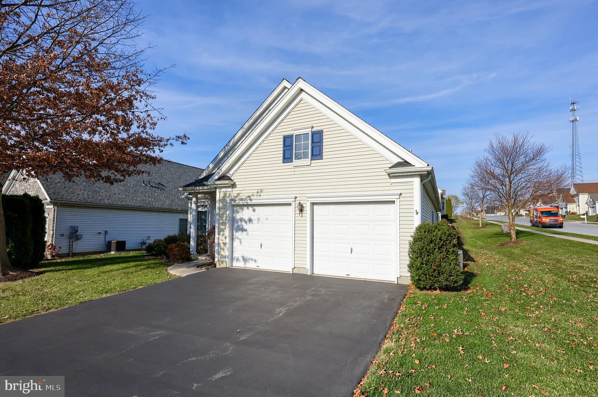 VILLAGE GRANDE - Residential