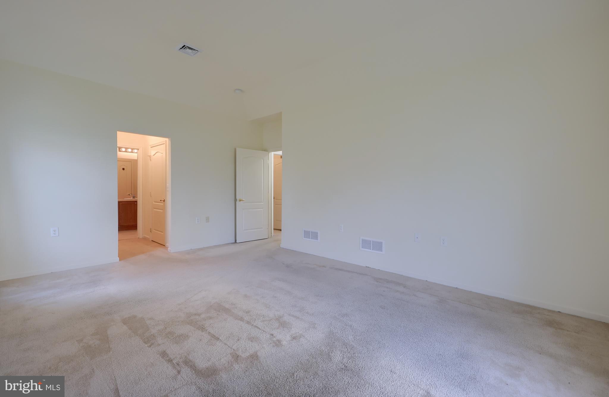 VILLAGE GRANDE - Residential