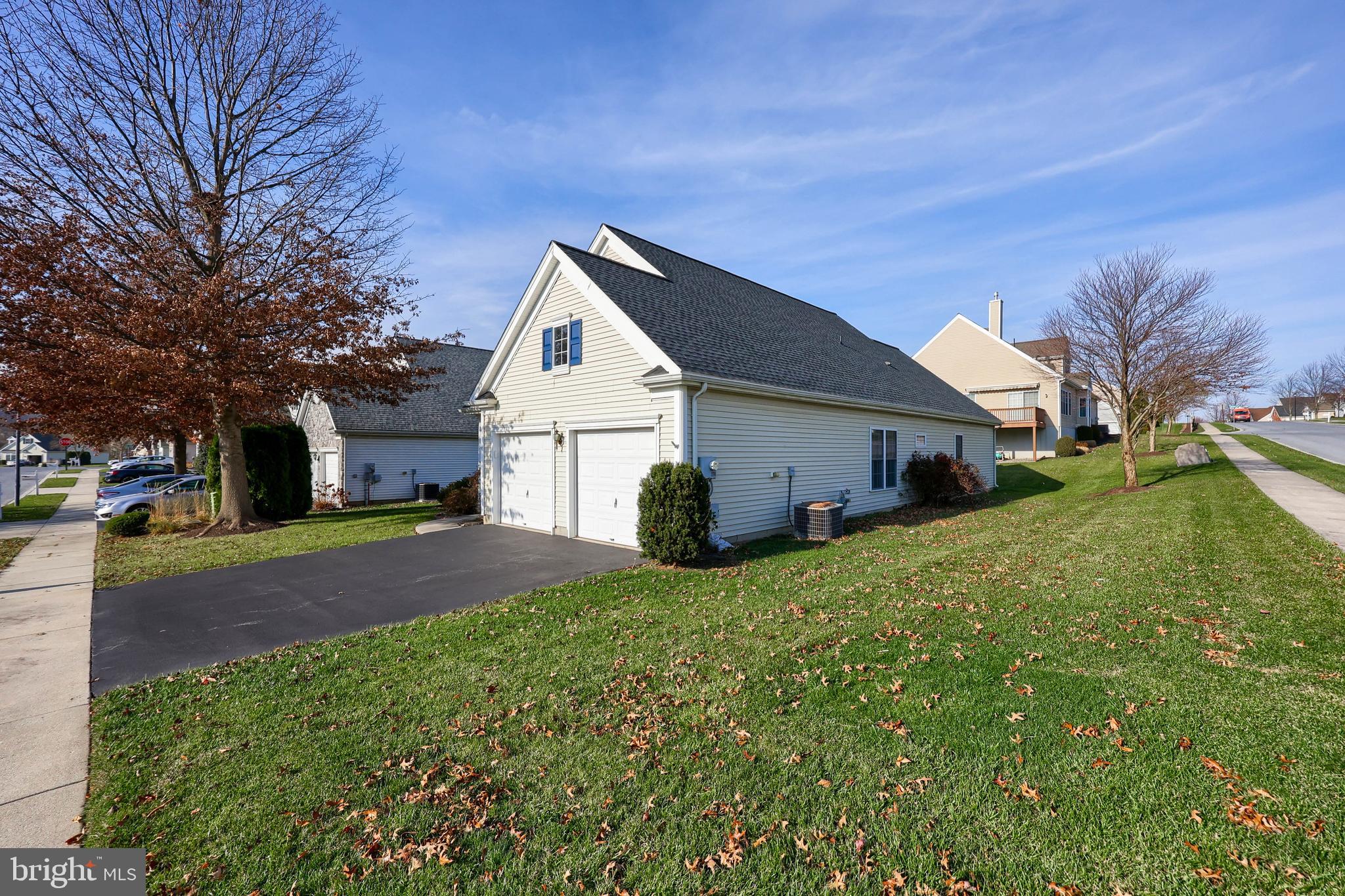 VILLAGE GRANDE - Residential