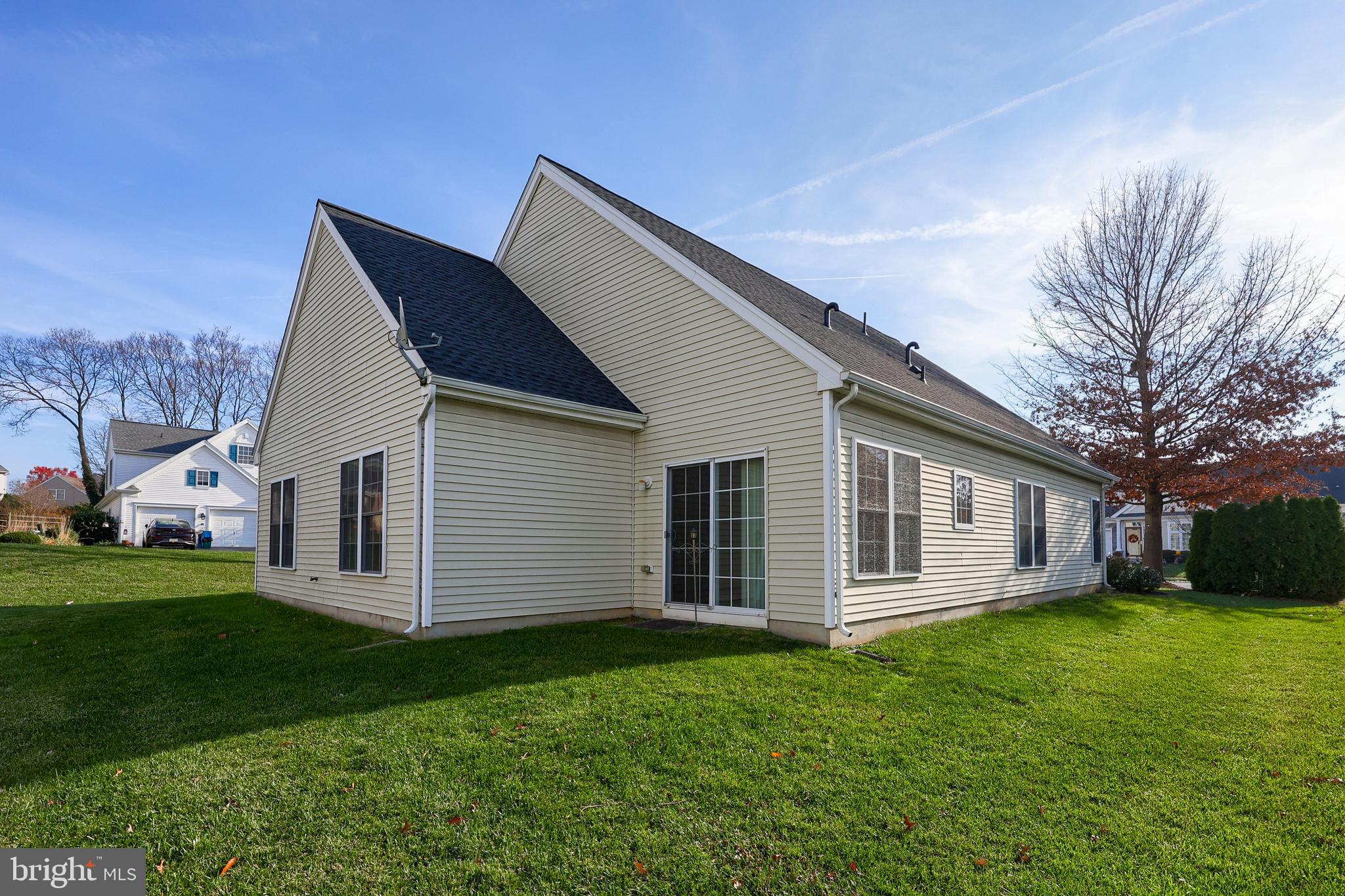 VILLAGE GRANDE - Residential