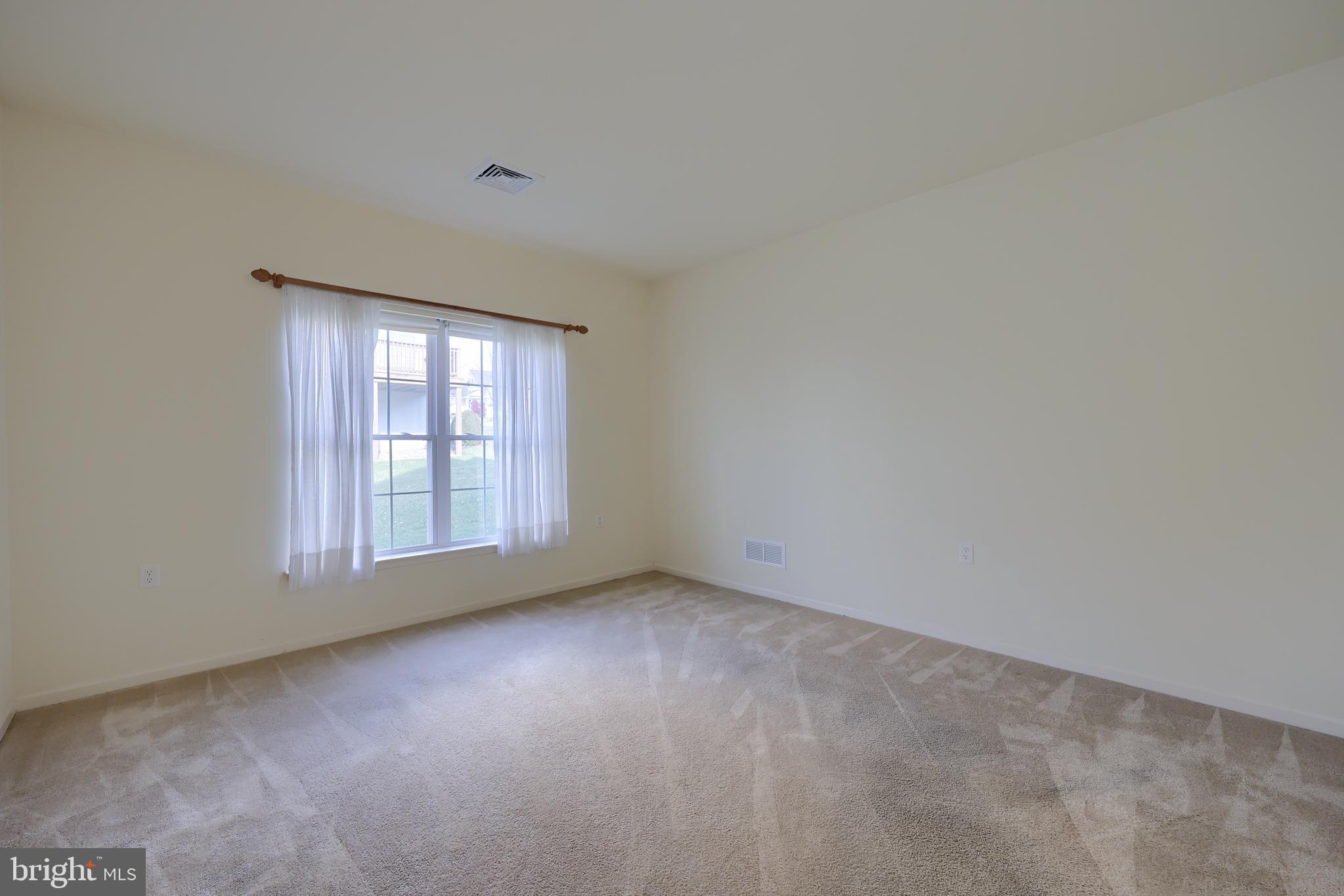 VILLAGE GRANDE - Residential