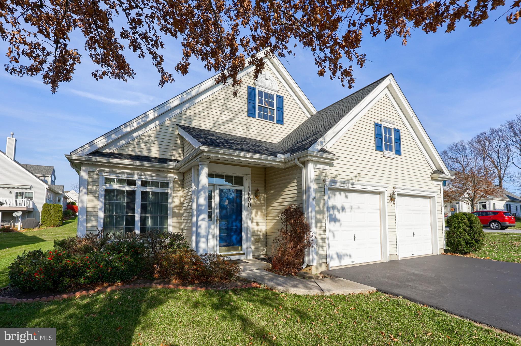 VILLAGE GRANDE - Residential