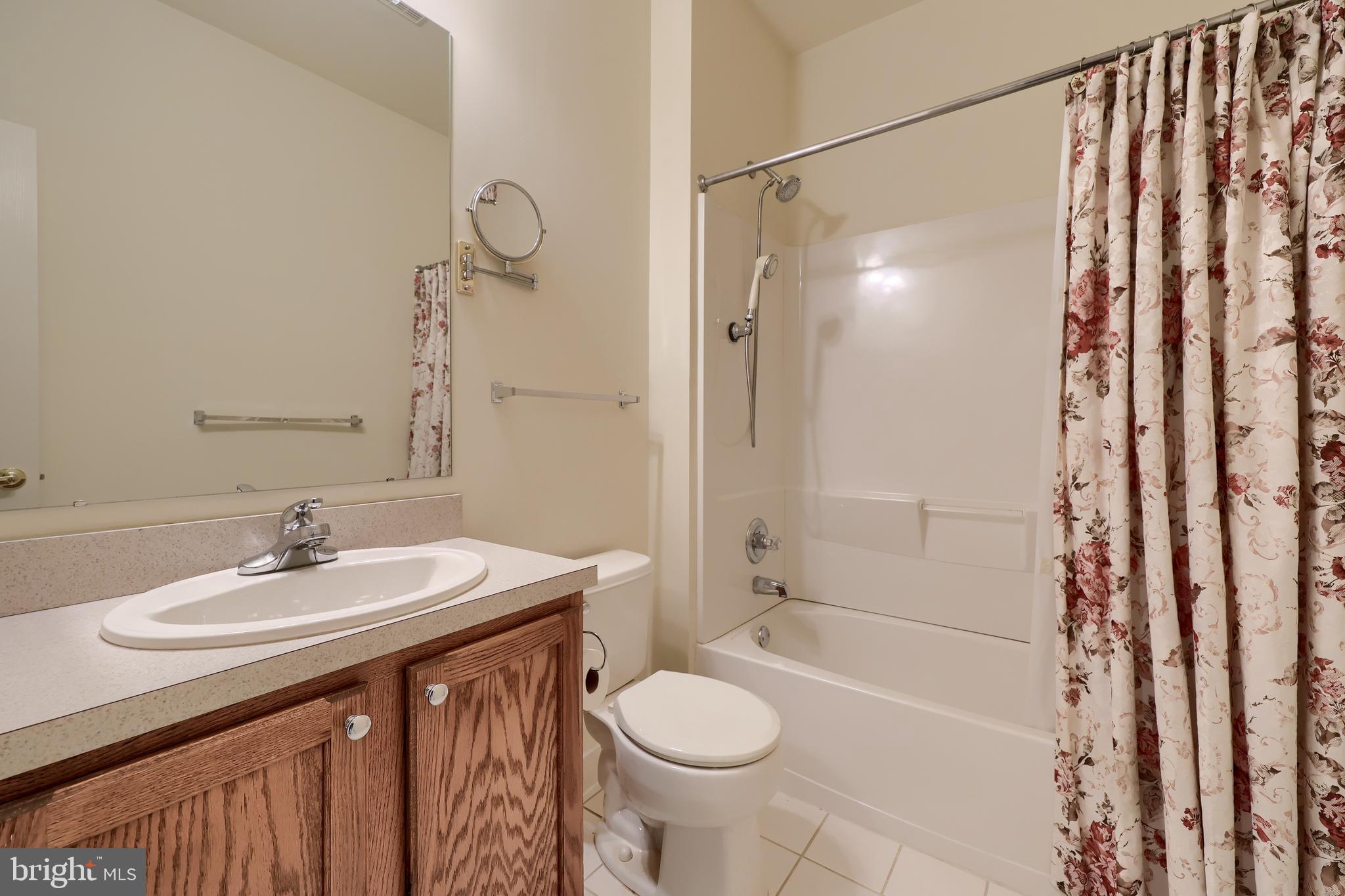 VILLAGE GRANDE - Residential