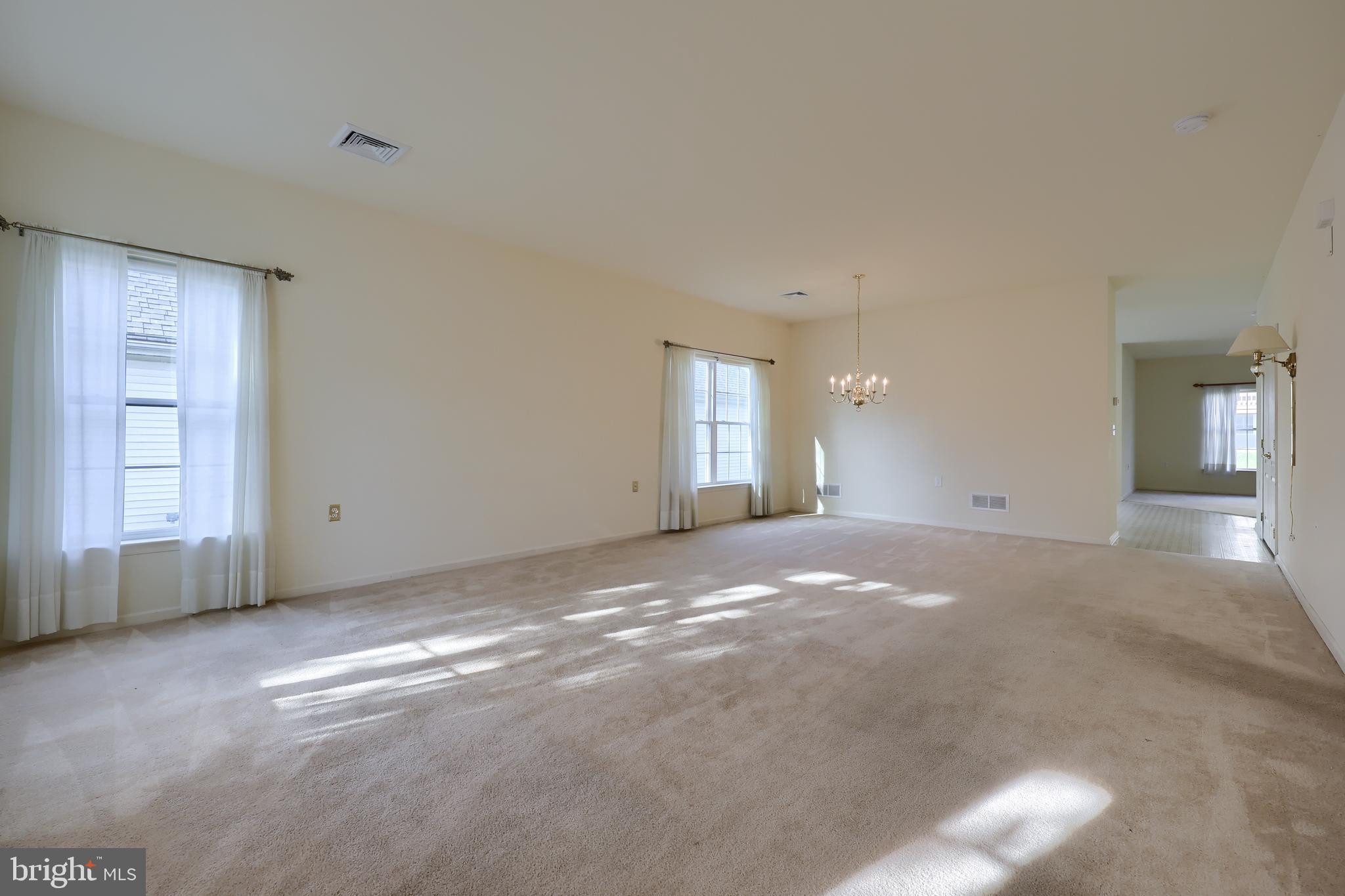 VILLAGE GRANDE - Residential