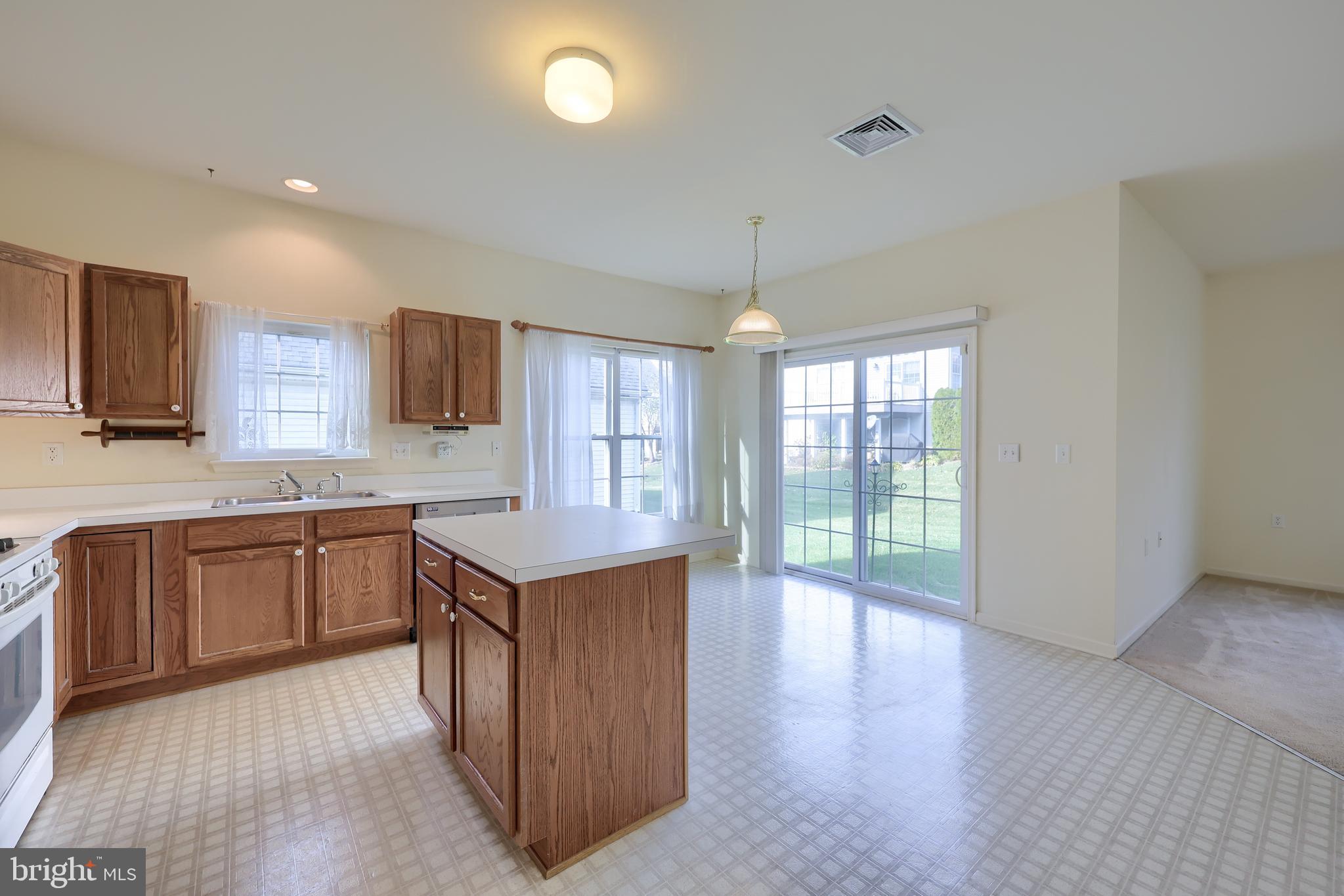 VILLAGE GRANDE - Residential