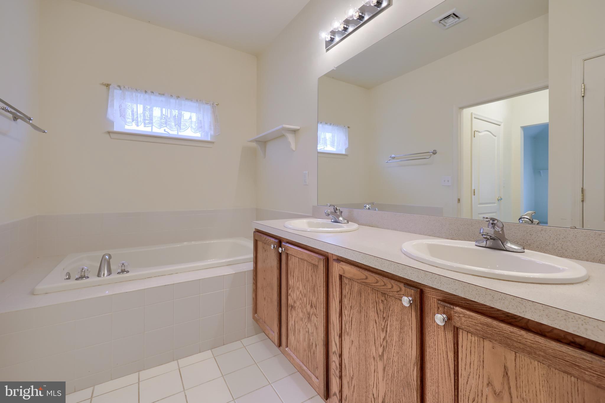 VILLAGE GRANDE - Residential