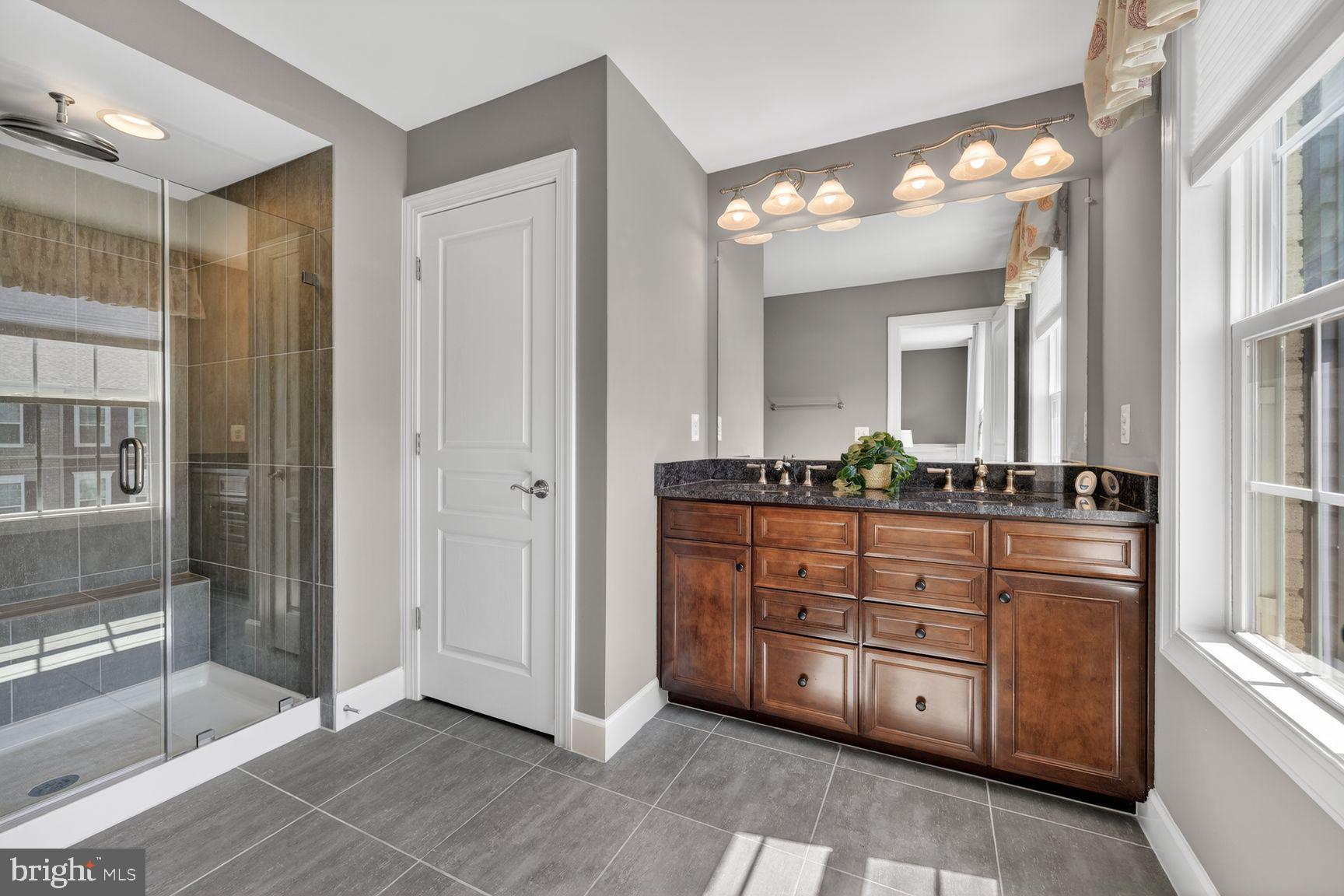BRADLEY SQUARE - Residential
