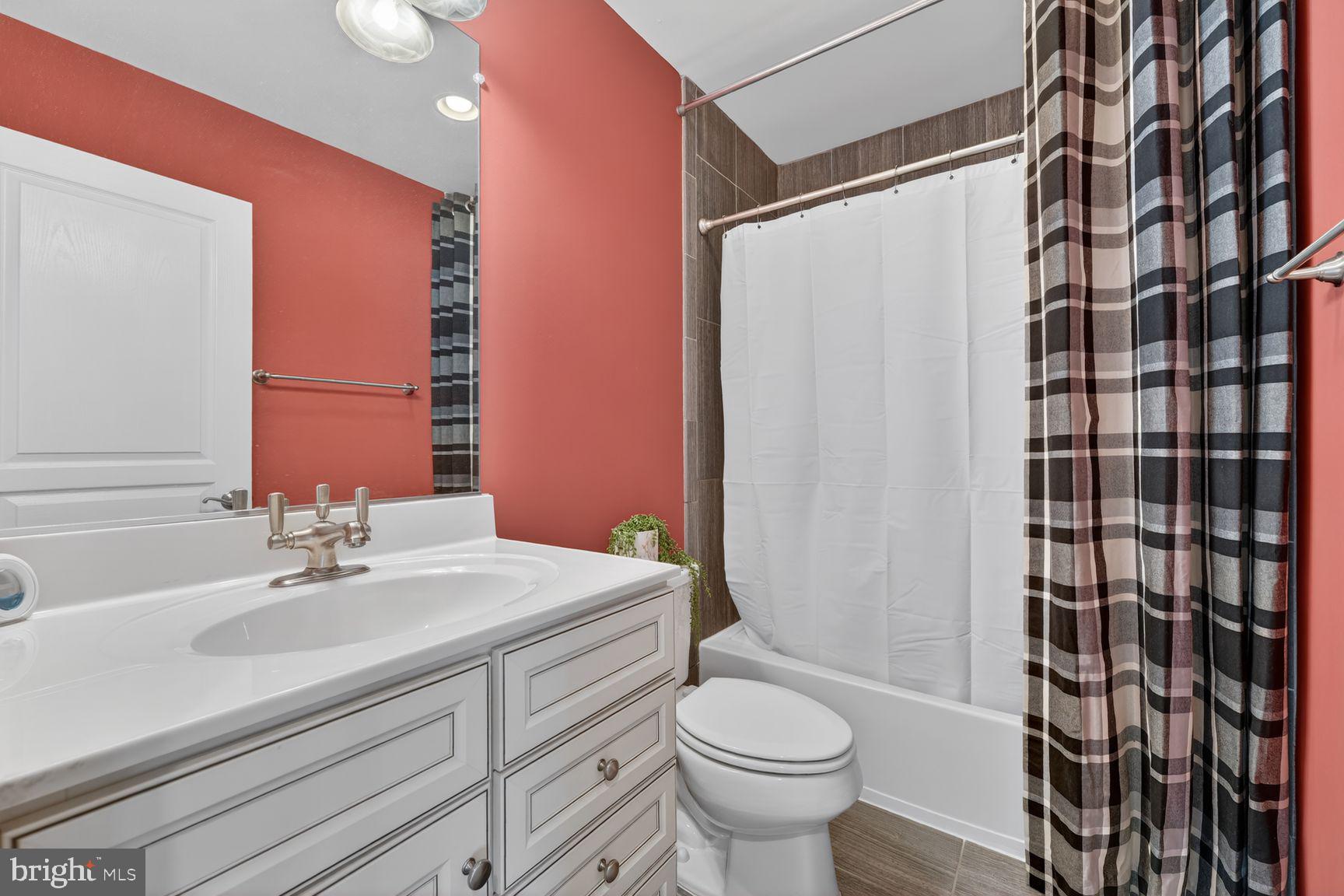 BRADLEY SQUARE - Residential
