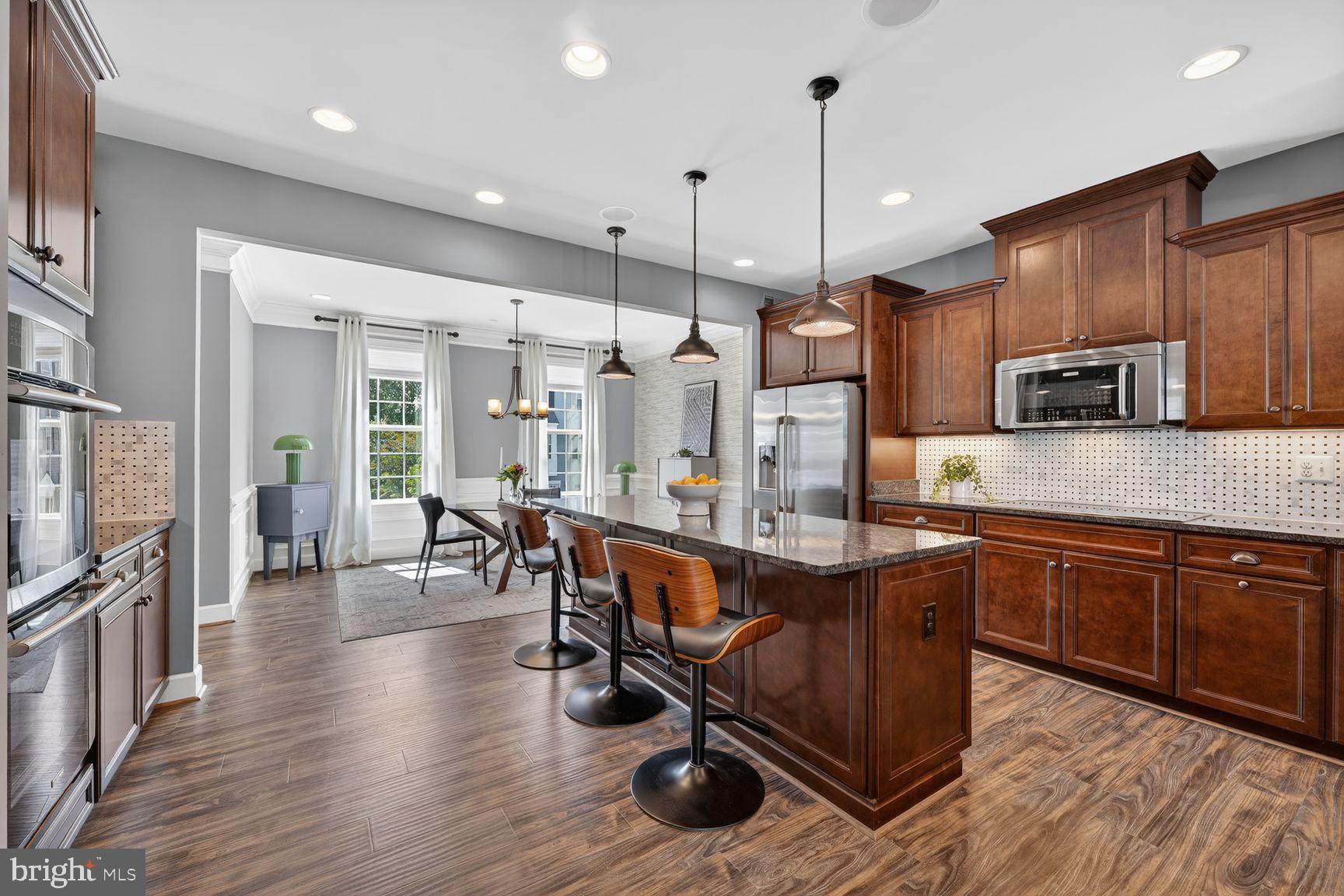 BRADLEY SQUARE - Residential