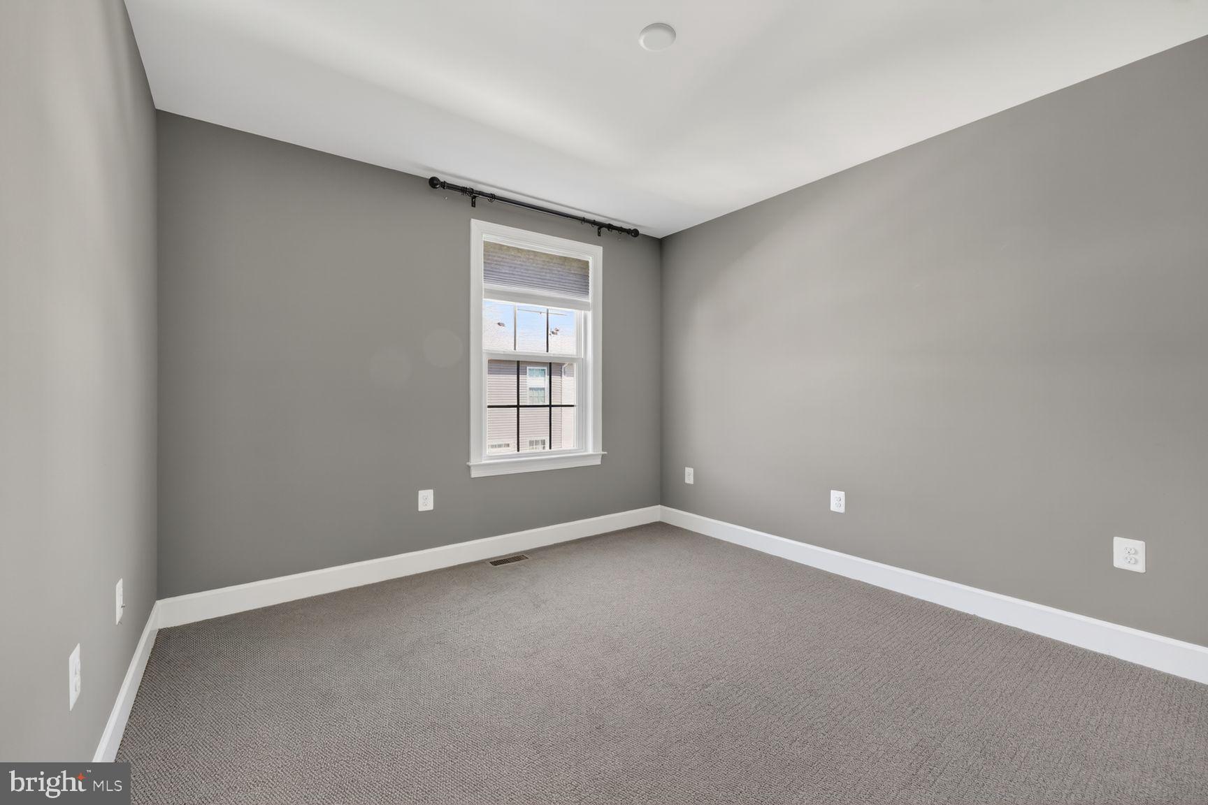 BRADLEY SQUARE - Residential