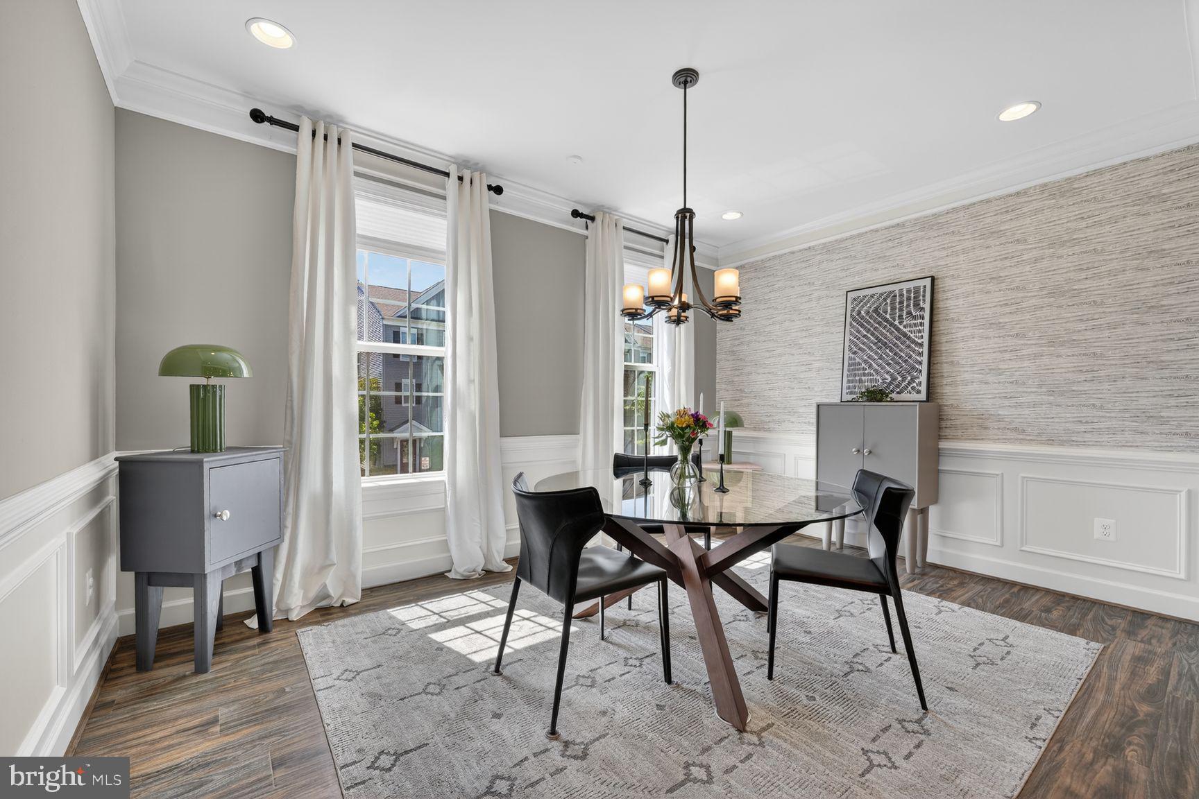 BRADLEY SQUARE - Residential