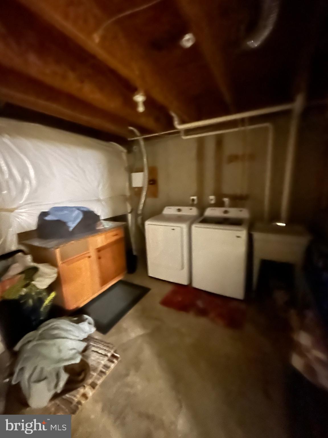 SEVEN OAKS - Residential Lease