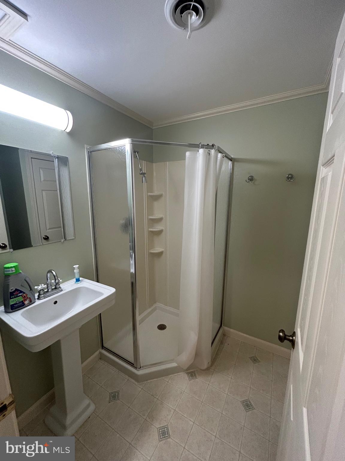 SEVEN OAKS - Residential Lease