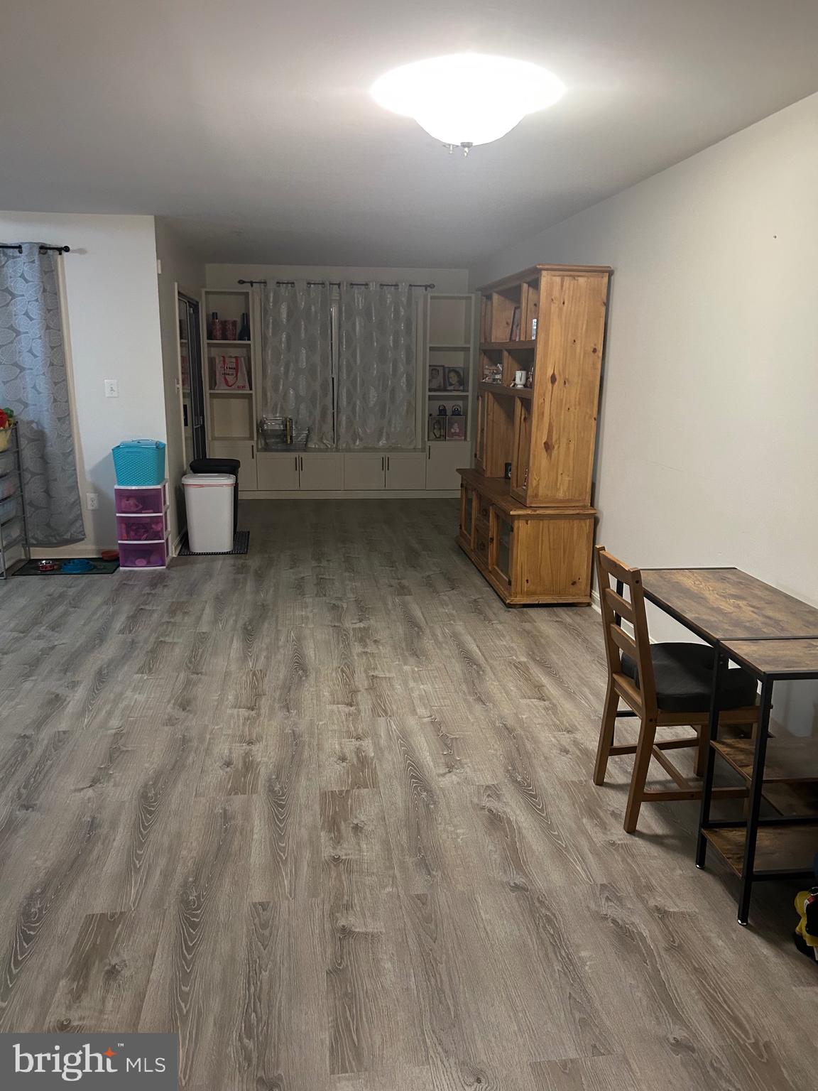 SEVEN OAKS - Residential Lease