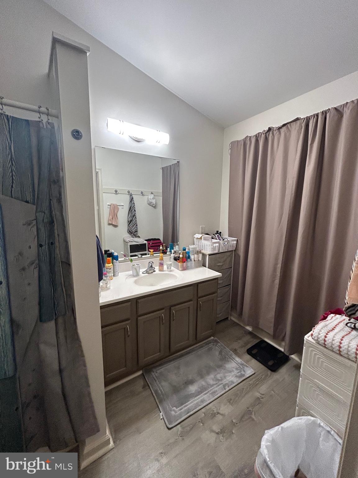 SEVEN OAKS - Residential Lease