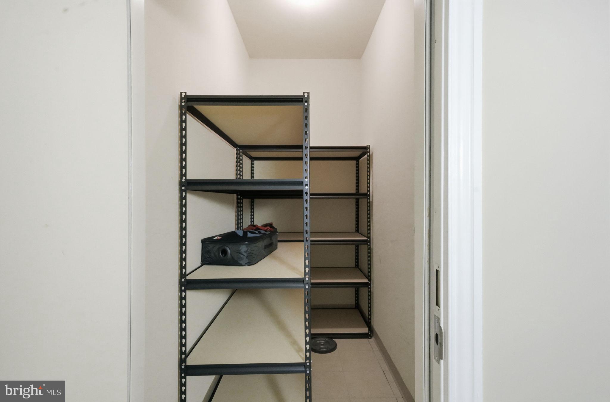 SAVOY AT RESTON TOWN CENTER - Residential