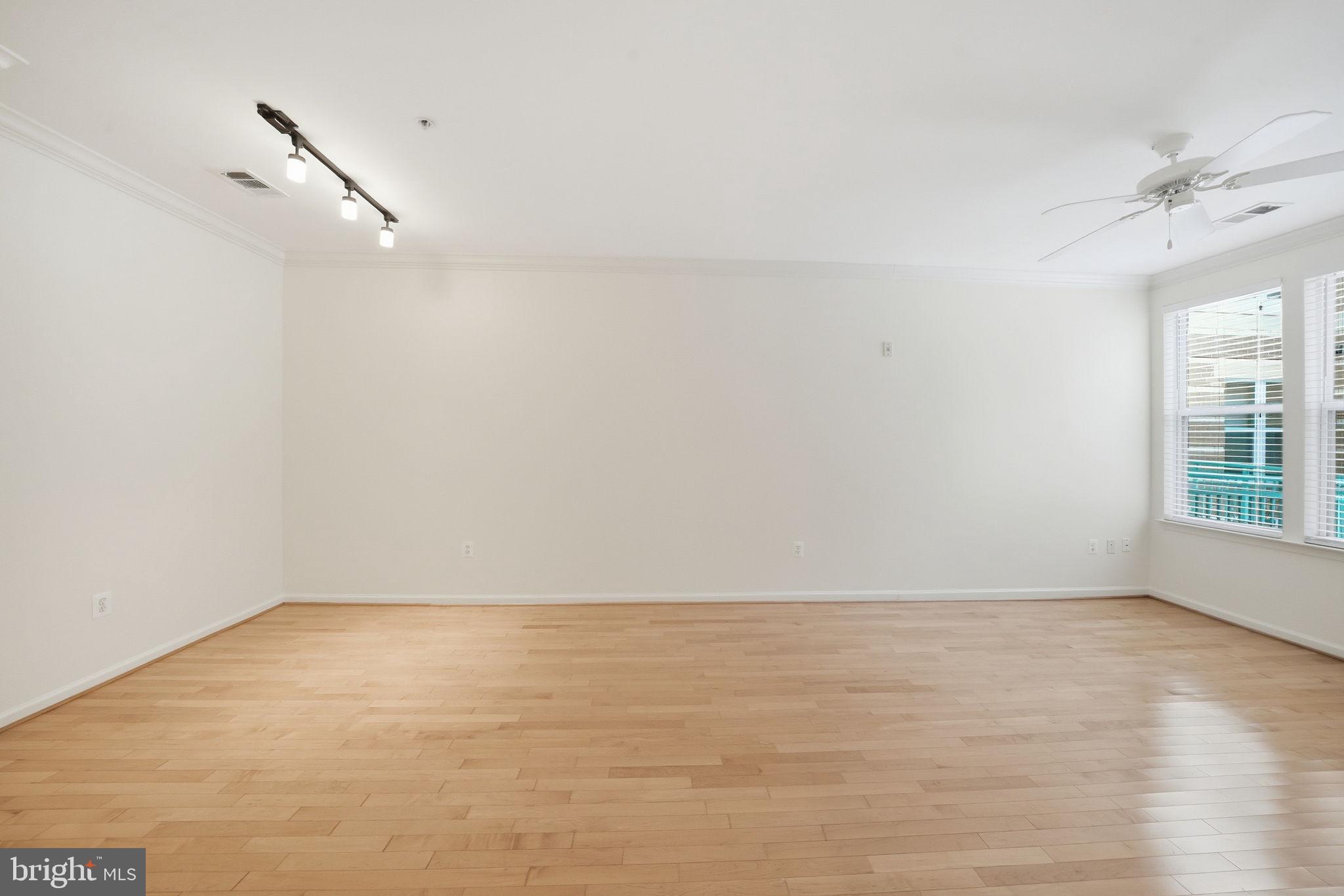 SAVOY AT RESTON TOWN CENTER - Residential