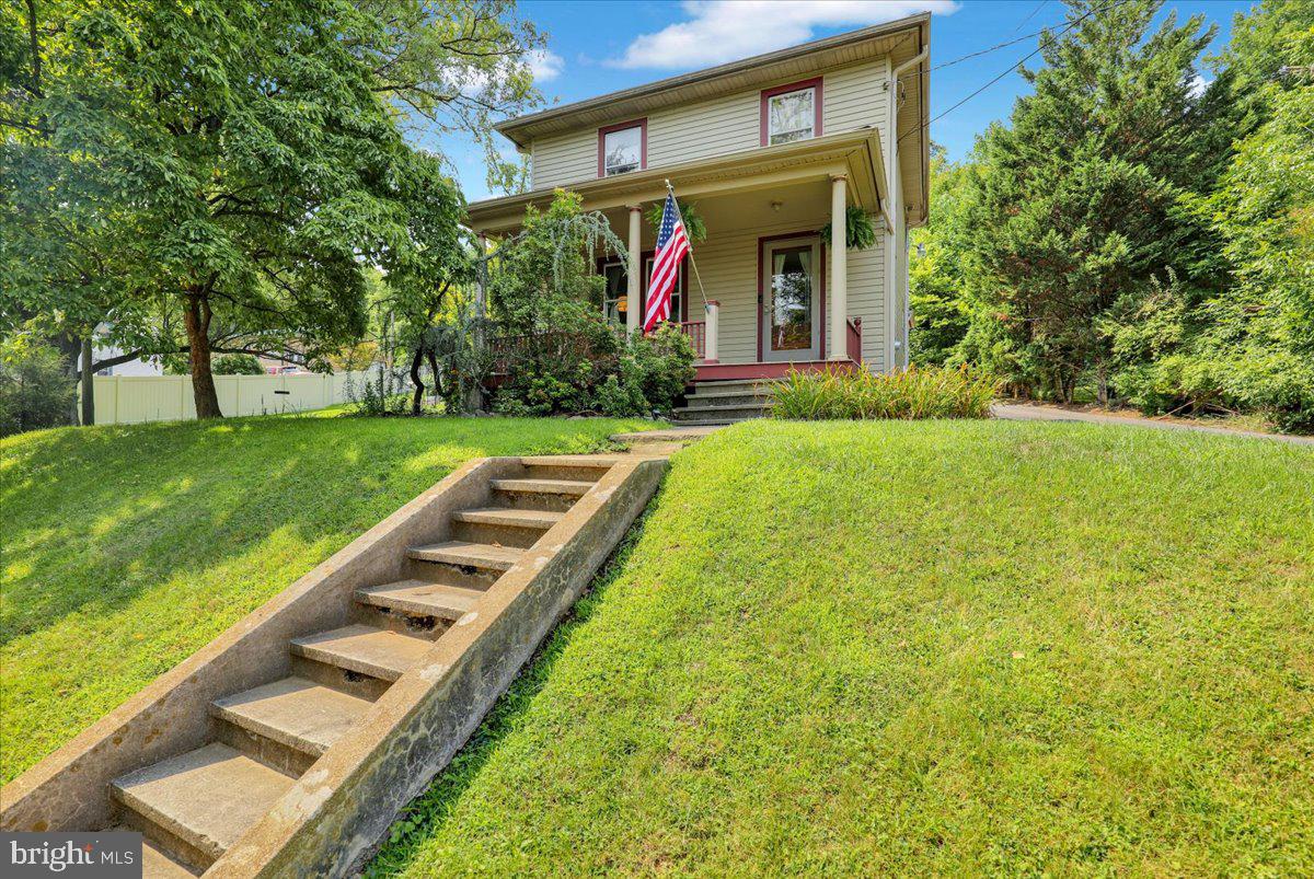 236 SEYFERT DRIVE