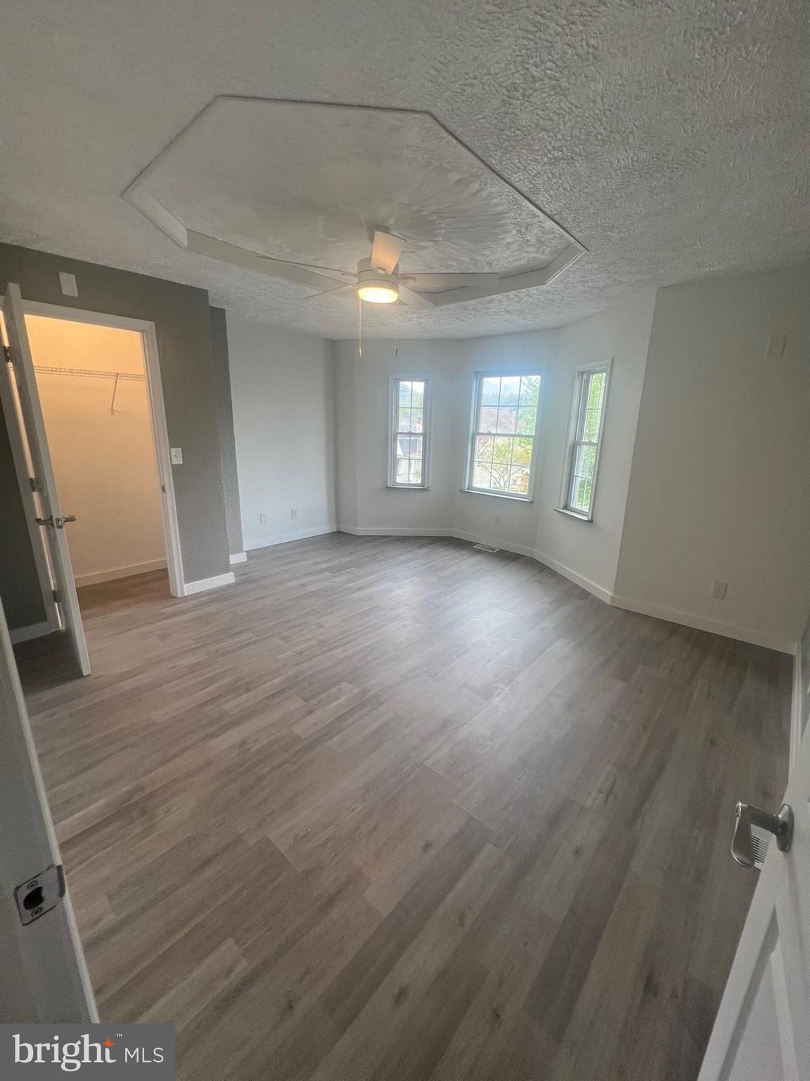 WHITE OAKS - Residential