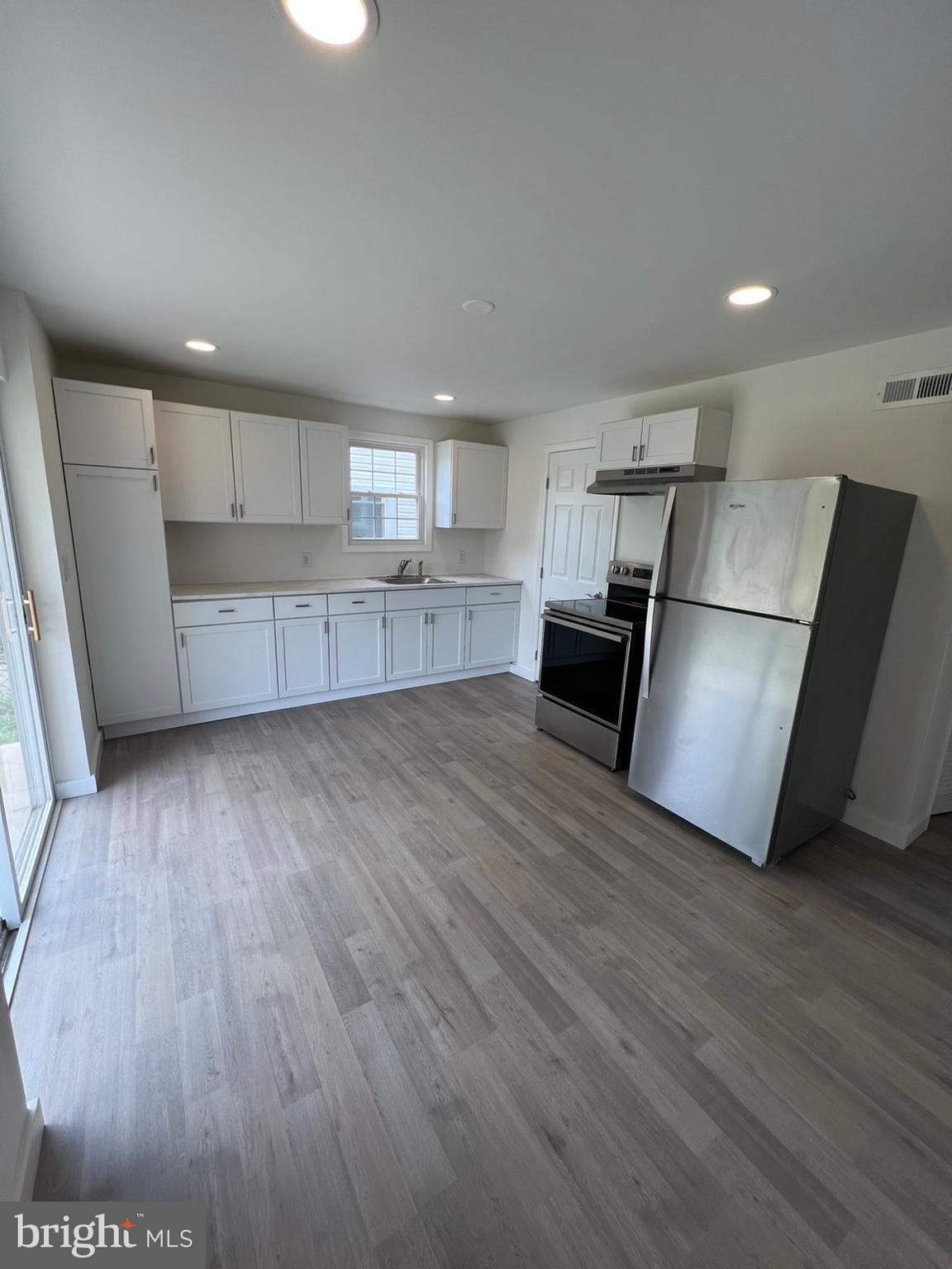 WHITE OAKS - Residential